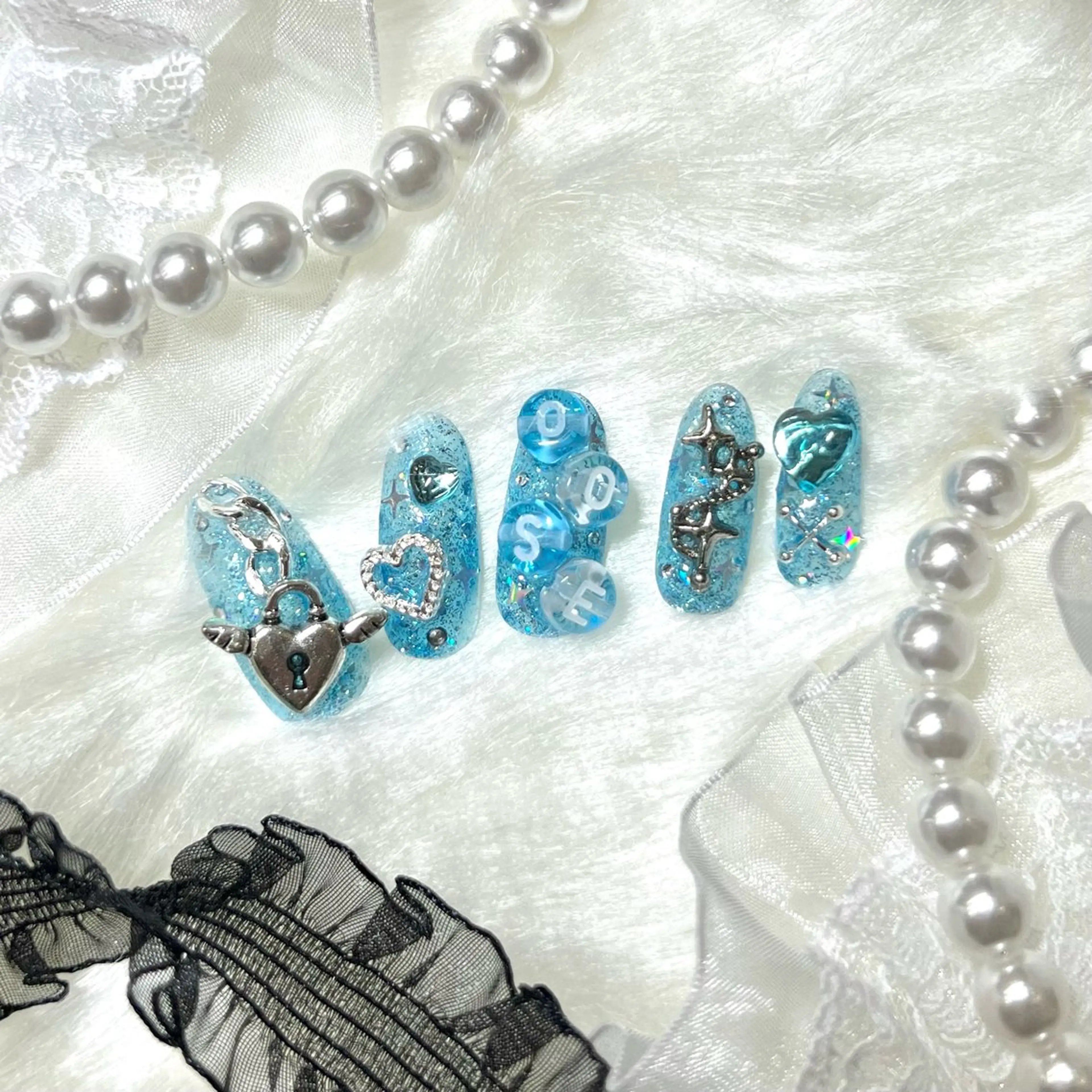 カラー 痛ネイル🩷渋谷 🧸Yunaのネイルデザイン