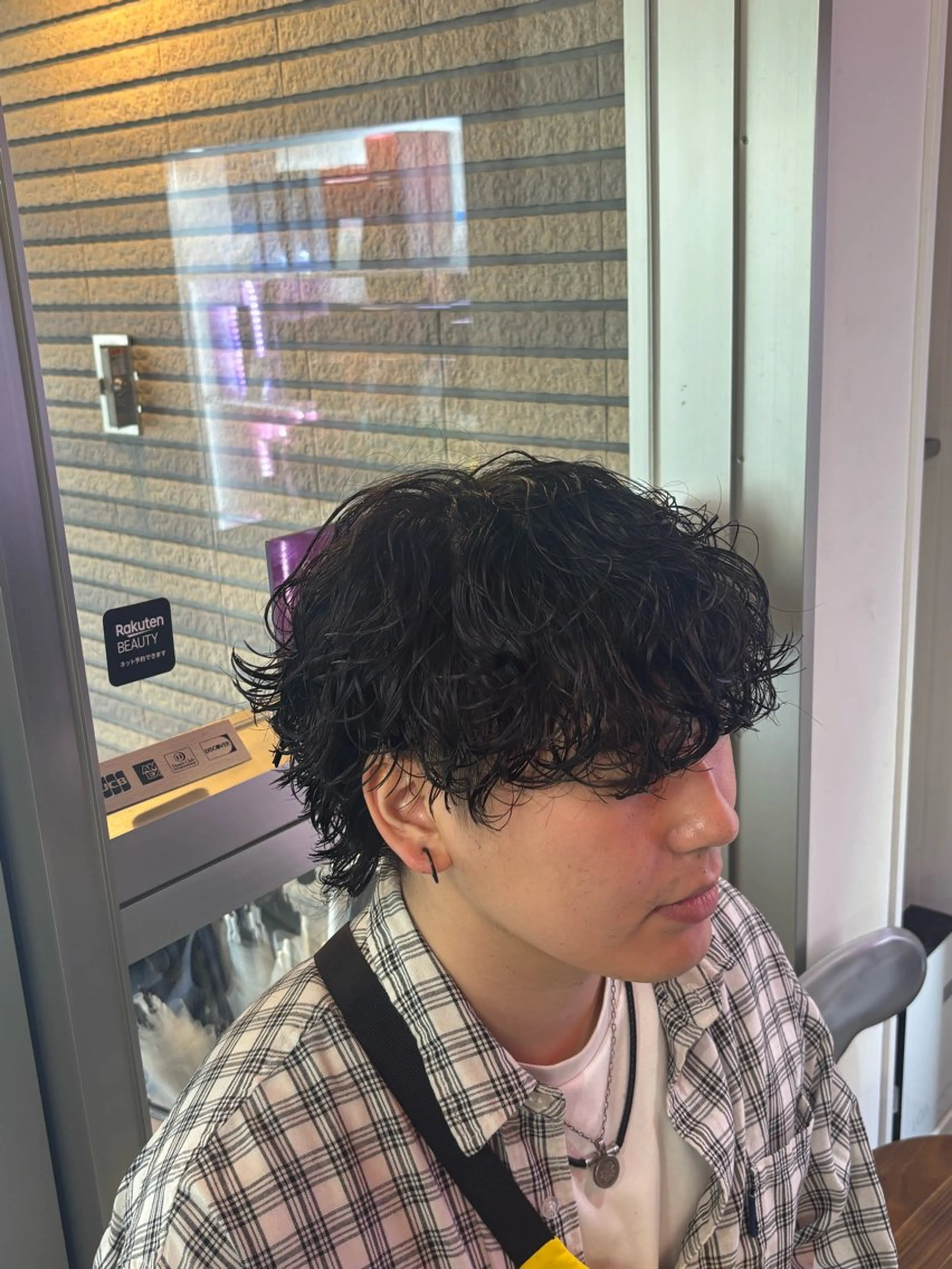 パーマ メンズハイトーン 北斗💍レイヤーのヘアスタイル