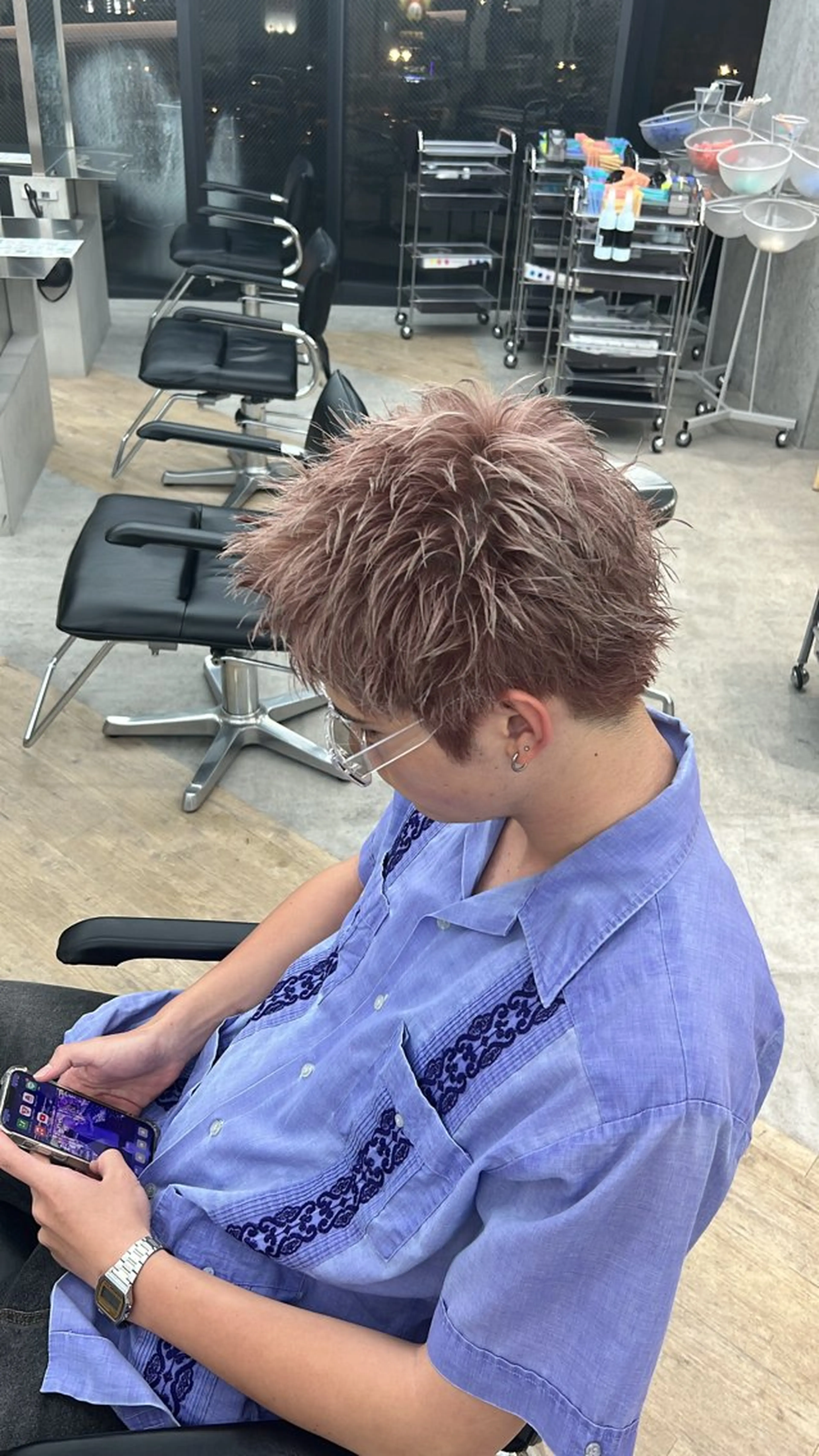 カラー メンズ ベージュカラー ピンクカラー ピンクベージュ ヘアカラー 🌀toa/波巻き✨ /メンズパーマ／栄のヘアスタイル