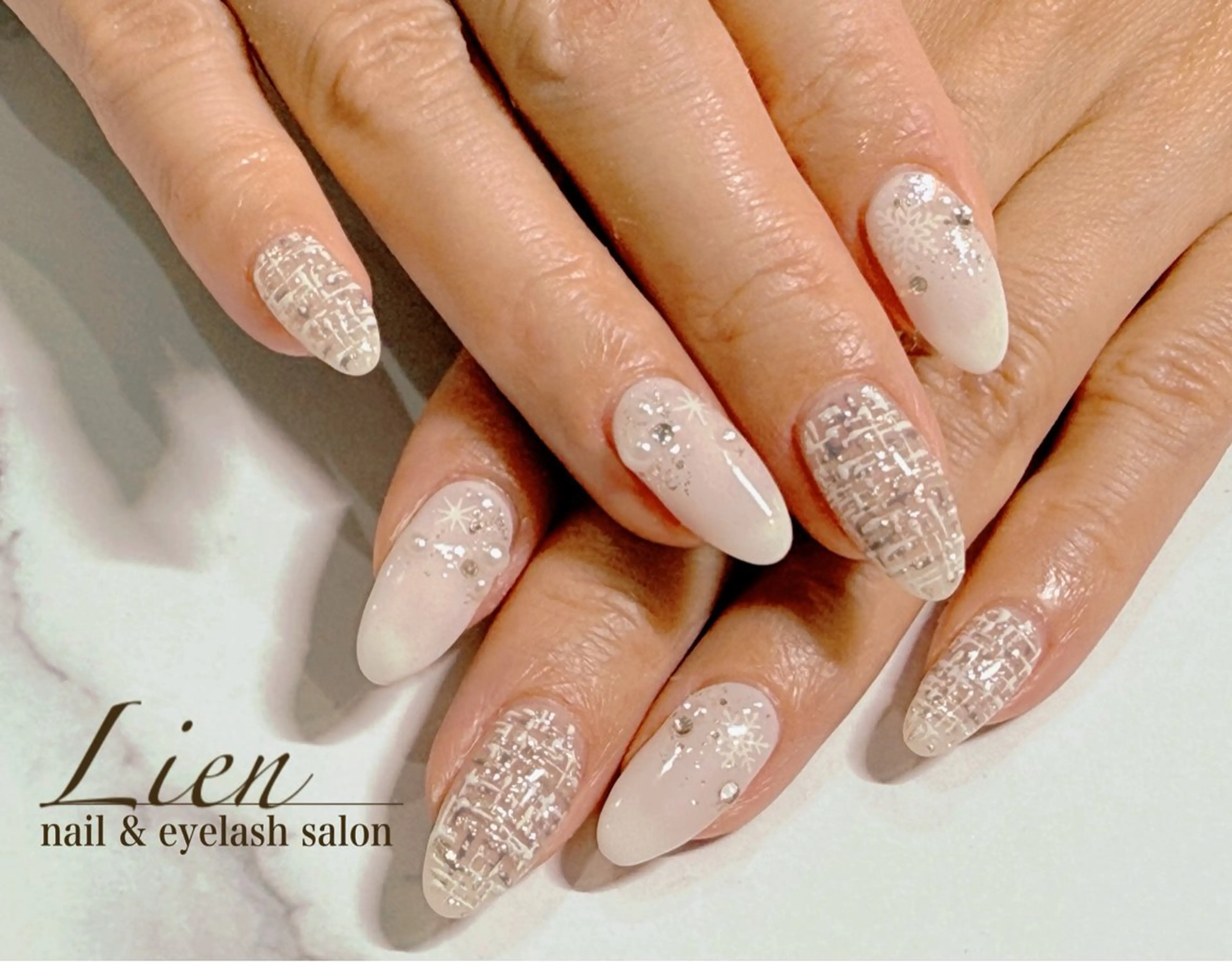 ネイル 長さ出し フットネイル フレンチネイル ジェルネイル ガラスフレンチ ハンドネイル Lien(リアン) 銀座駅6分のネイルデザイン