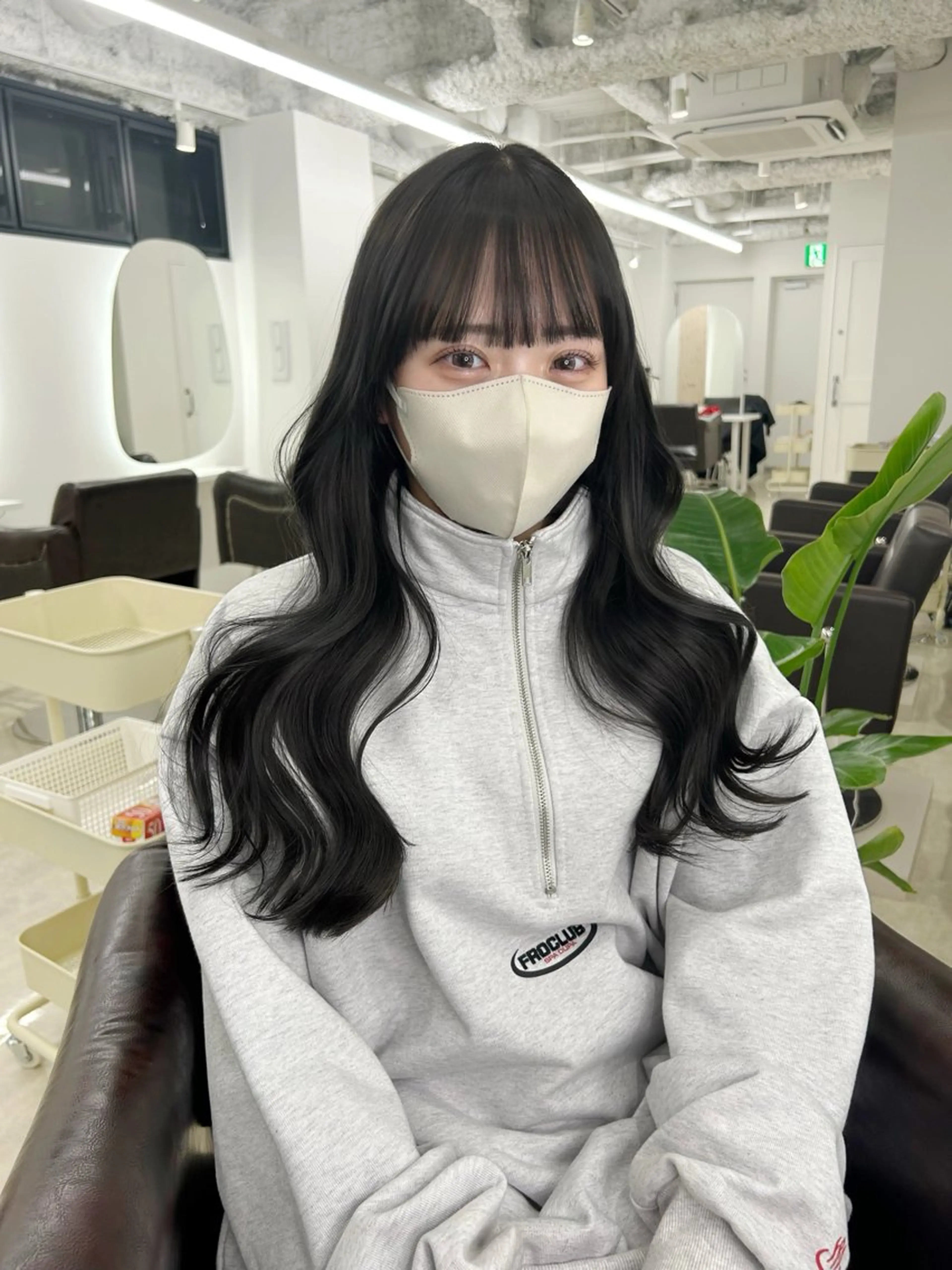 セミロング カラー ヘアカラー 新宿/韓国ヘア/ 髪質改善ストレートのヘアスタイル