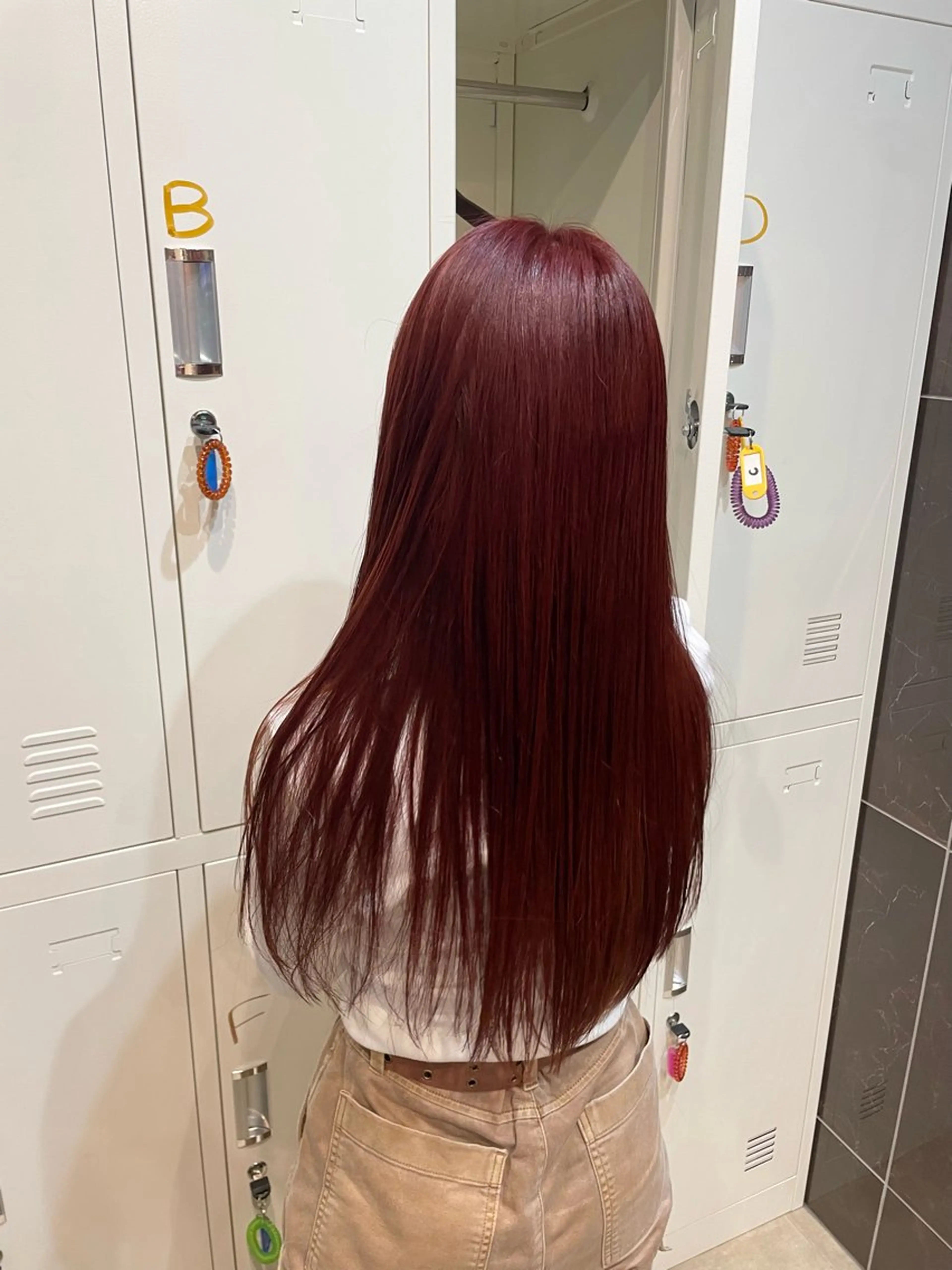 ロング カラー 緑川 佳薫のヘアスタイル