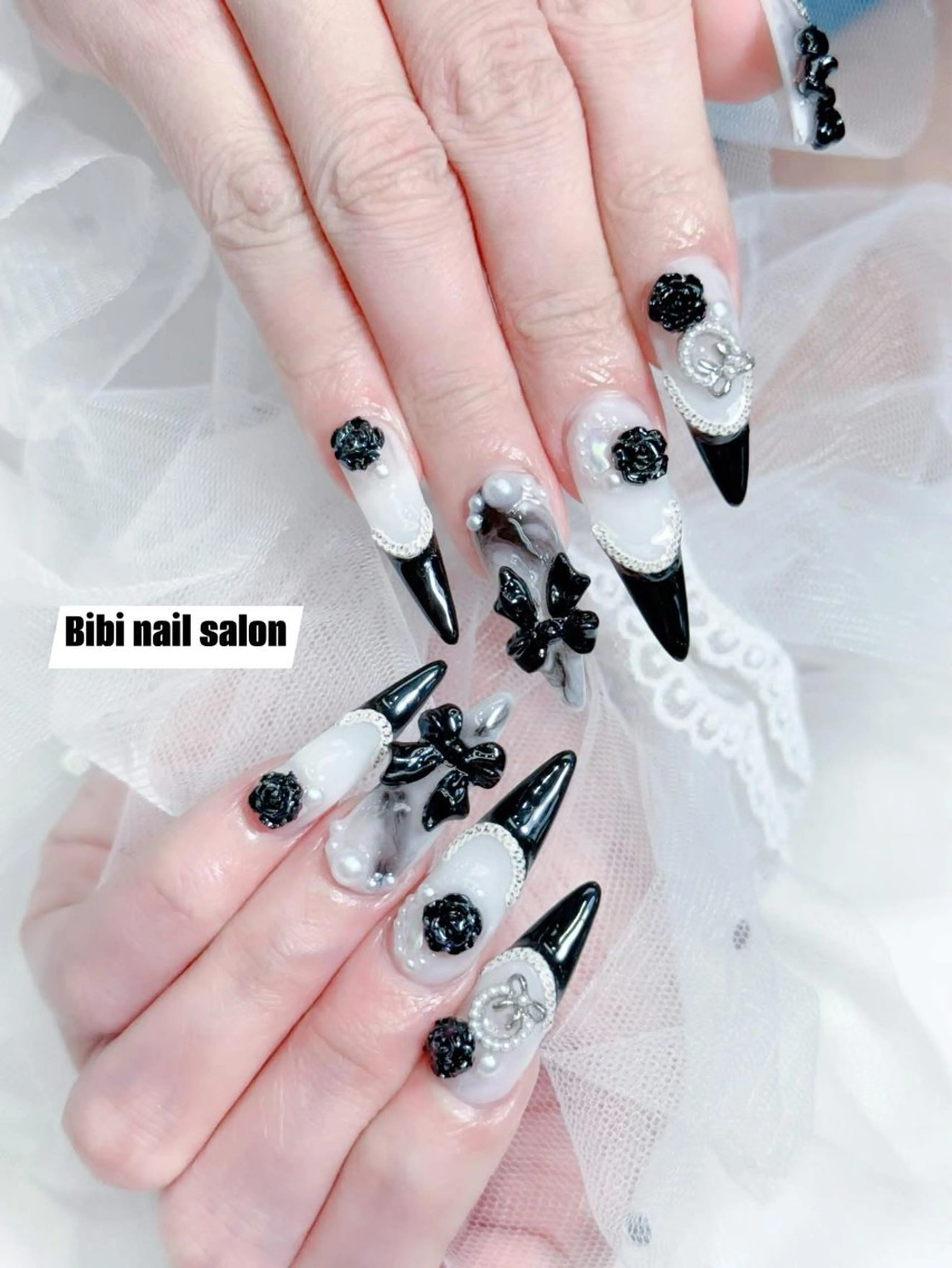 セミロング Bibi beauty spa Osaka所属・Chann Channのネイルデザイン