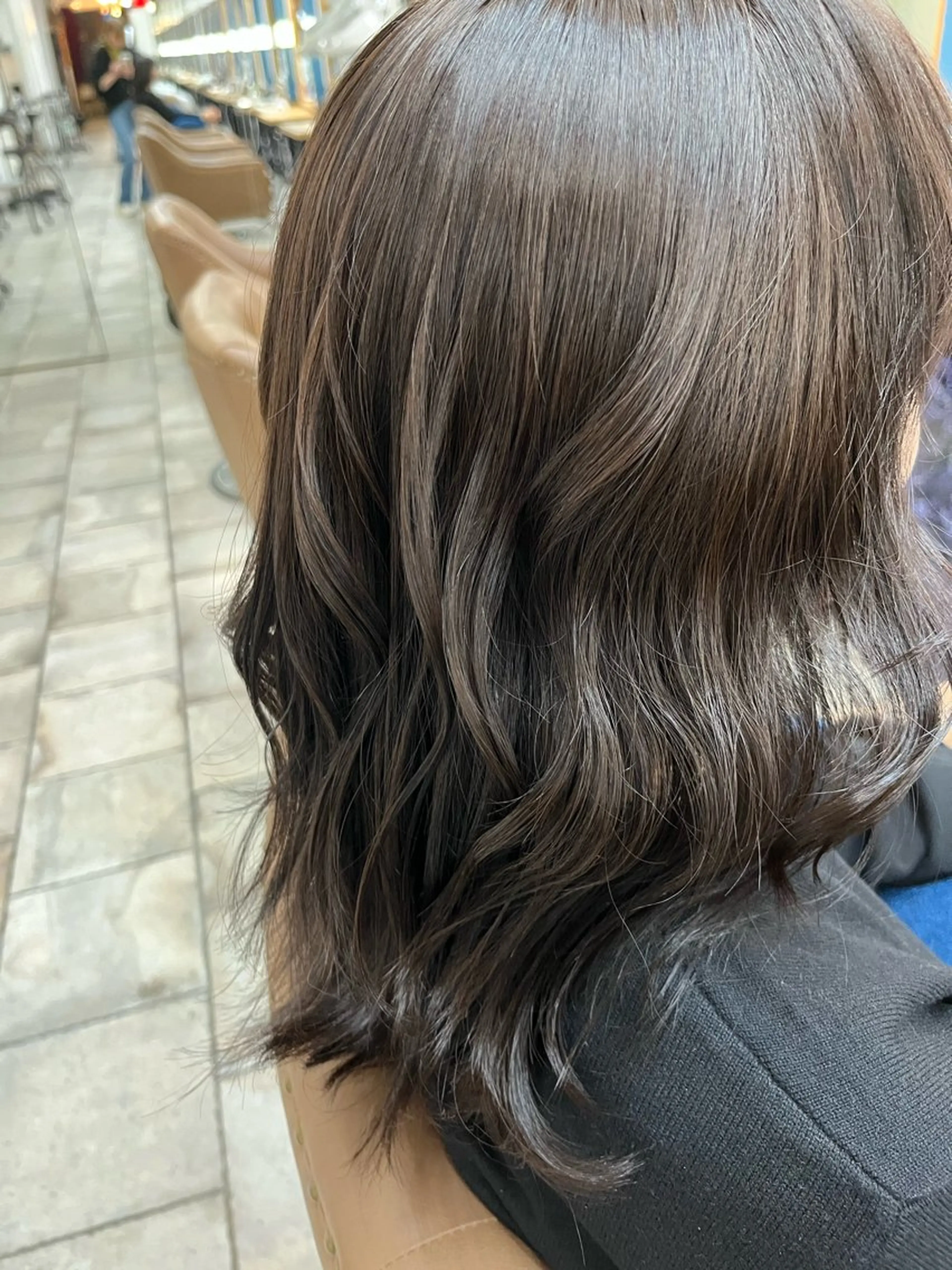 ミディアム カラー アッシュ 透明感カラー ヘアカラー トリートメント ヘッドスパ カラー/アイリスト 麻優のヘアスタイル