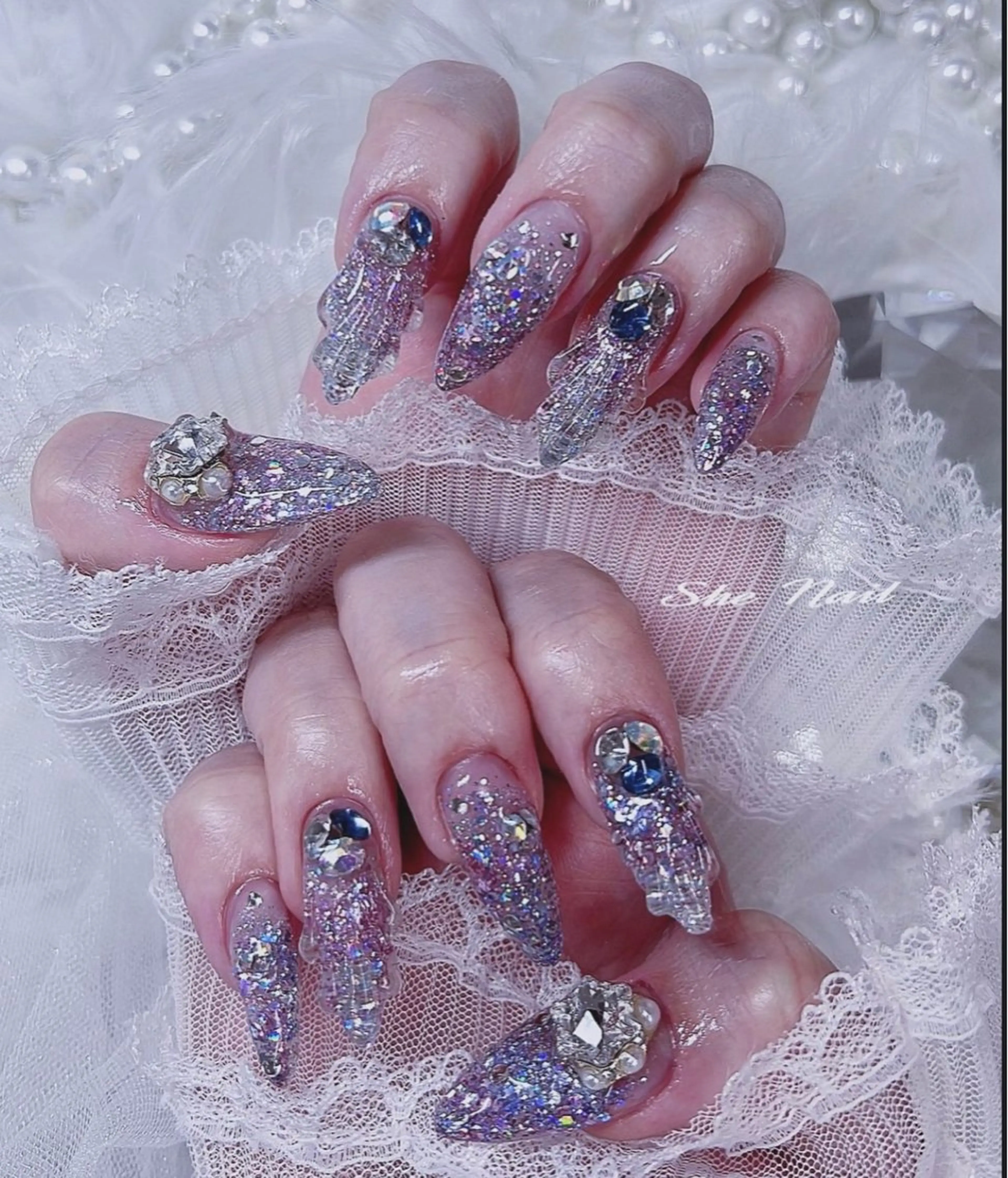 ネイル チークネイル 長さ出し フレンチネイル ガラスフレンチ キラキラネイル She Nail所属・ISA_ BELLAのネイルデザイン
