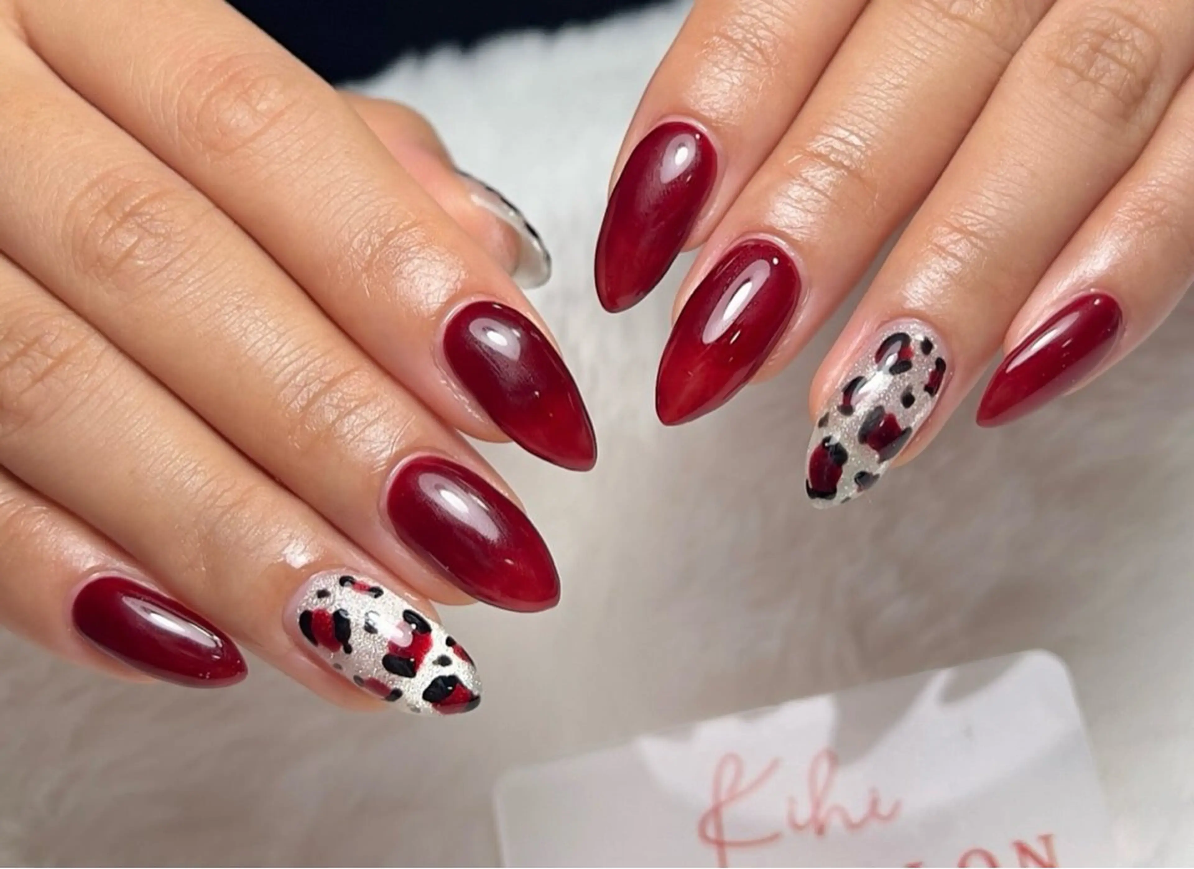 ネイル フレンチネイル ジェルネイル グラデーション キラキラネイル 韓国ネイル 清水 ユナのネイルデザイン