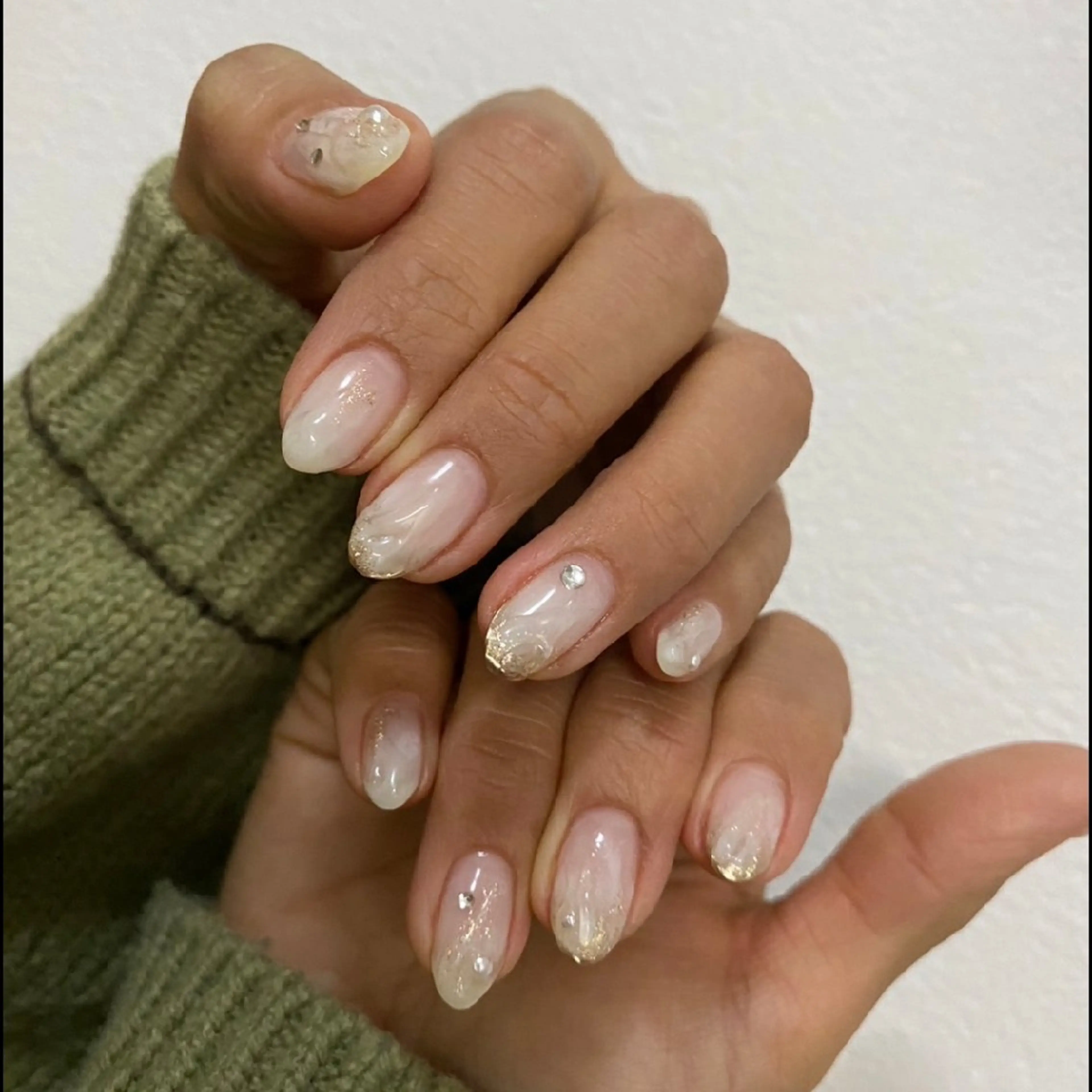 ネイル グラデーション ニュアンスネイル ホワイト HAYASHI  Nのネイルデザイン