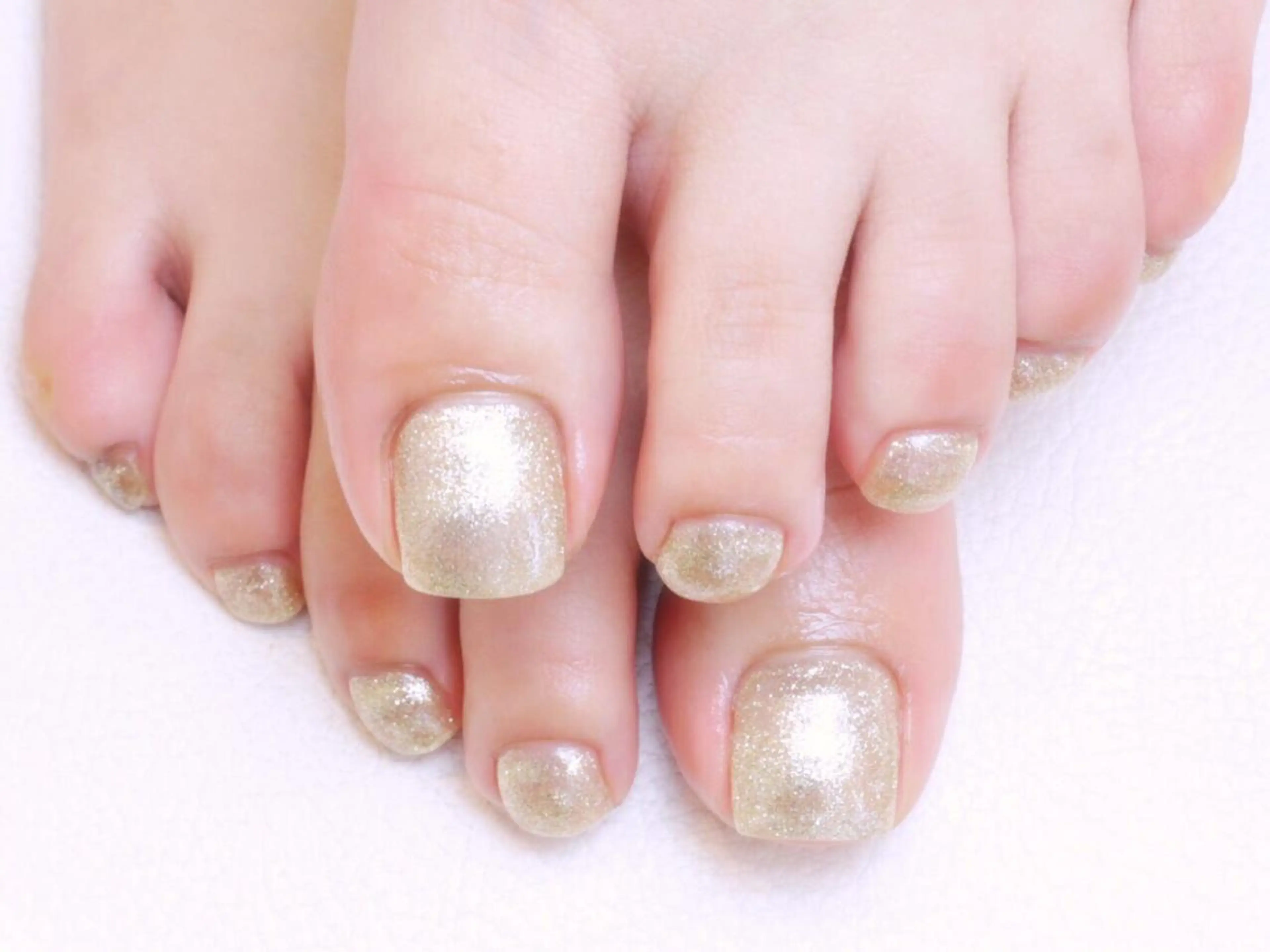 ネイル 保子 祐里香のヘアスタイル