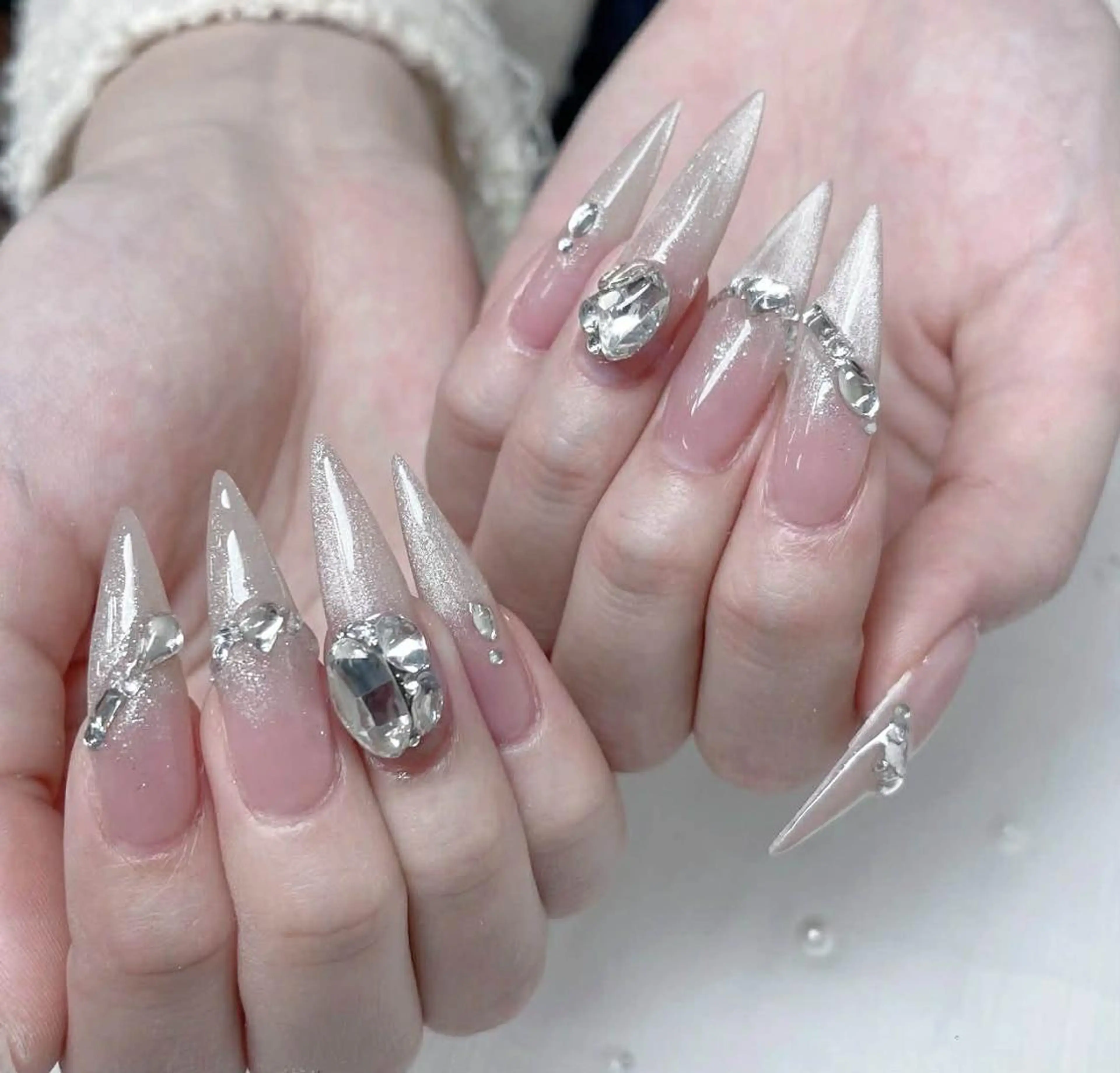 ロング 韓国風ヘア ハンドネイル Bling Salonのネイルデザイン