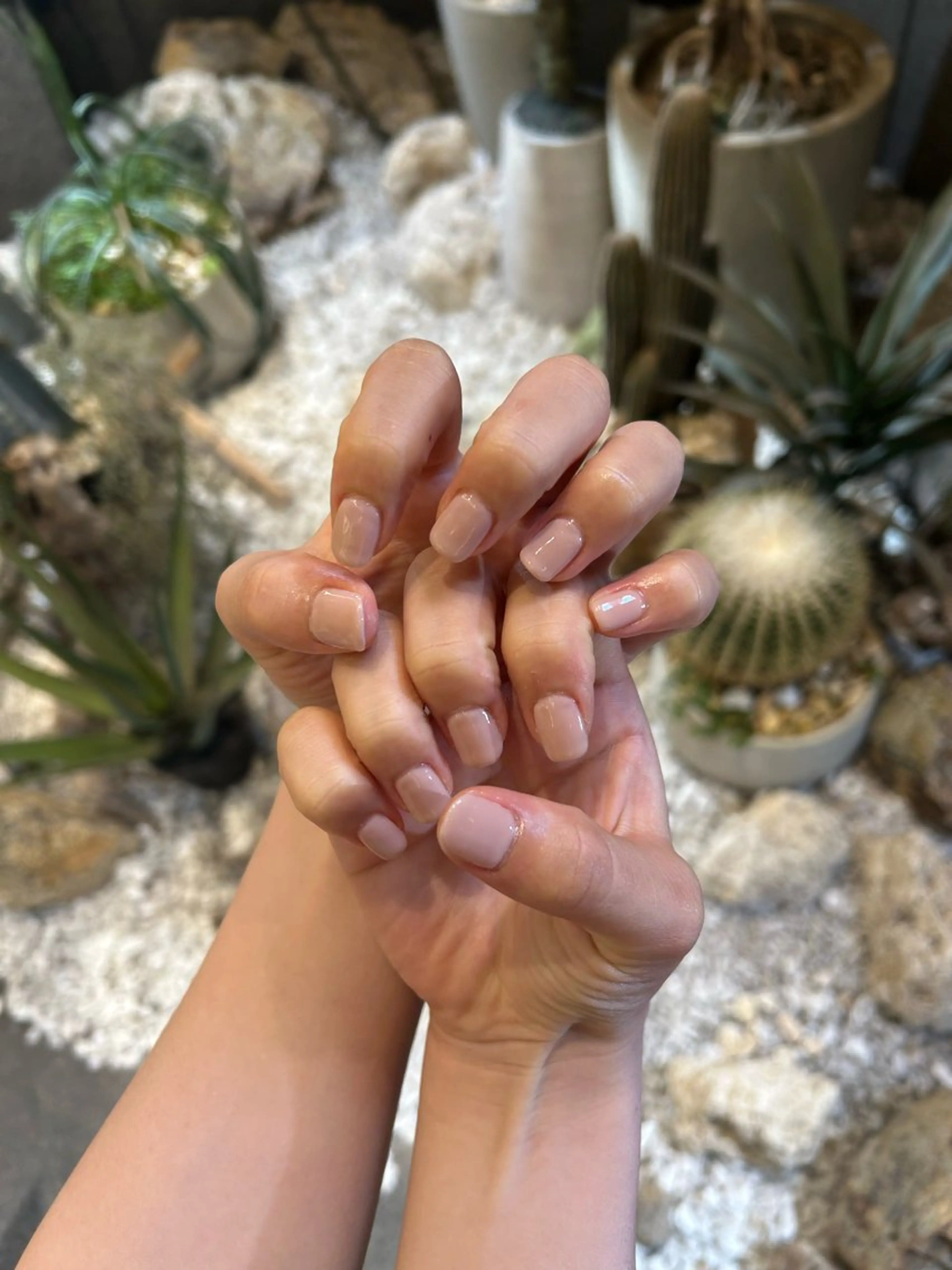 ネイル ハンドネイル 暖色系ツヤカラー コトノ🫧のヘアスタイル