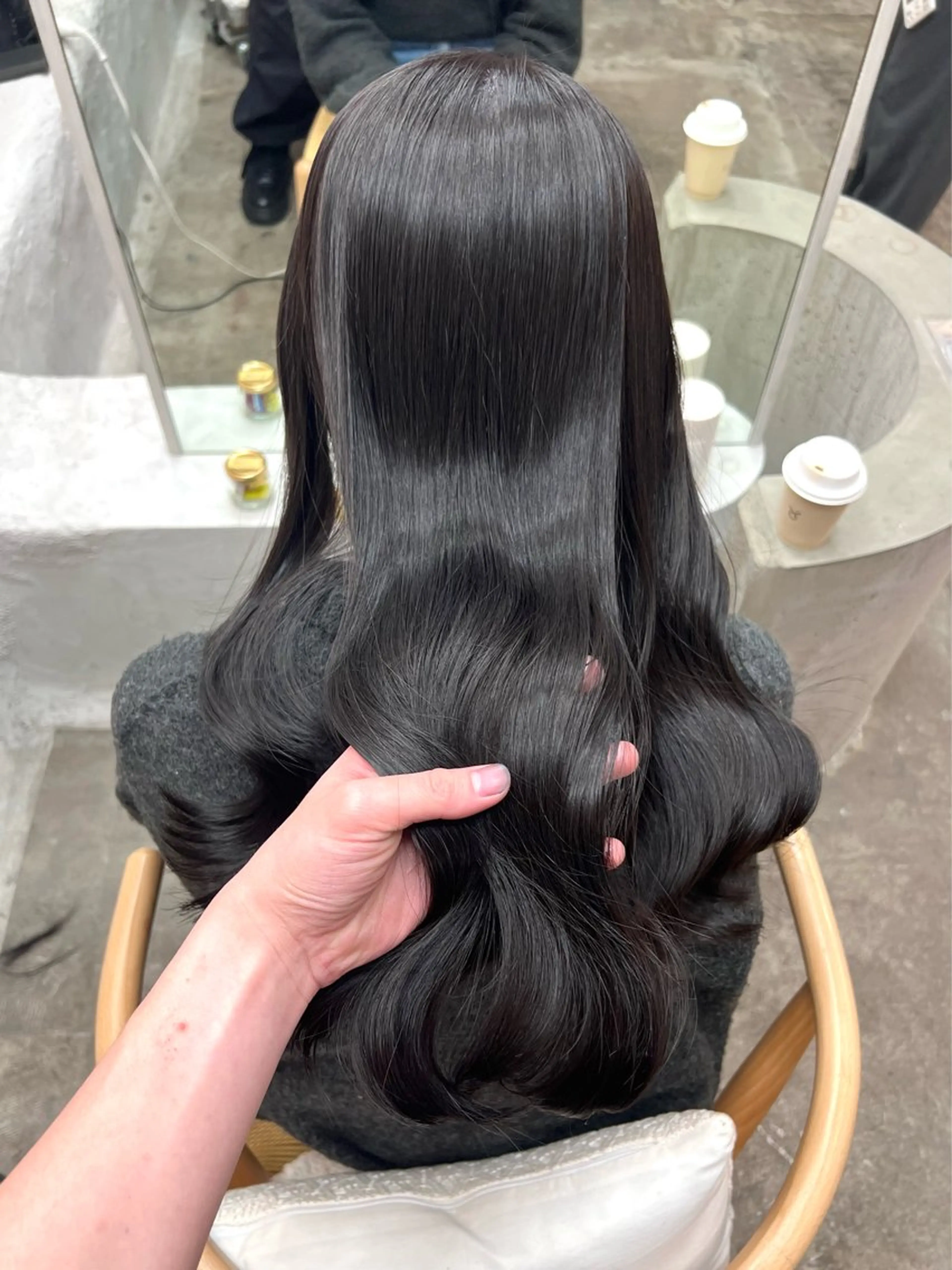 ロング カラー ブリーチ 透明感カラー グレージュ ブリーチなしカラー カット ヘアカラー トリートメント iru所属・透明感，髪質改善の プロ☝🏻前田俊樹✨のヘアスタイル