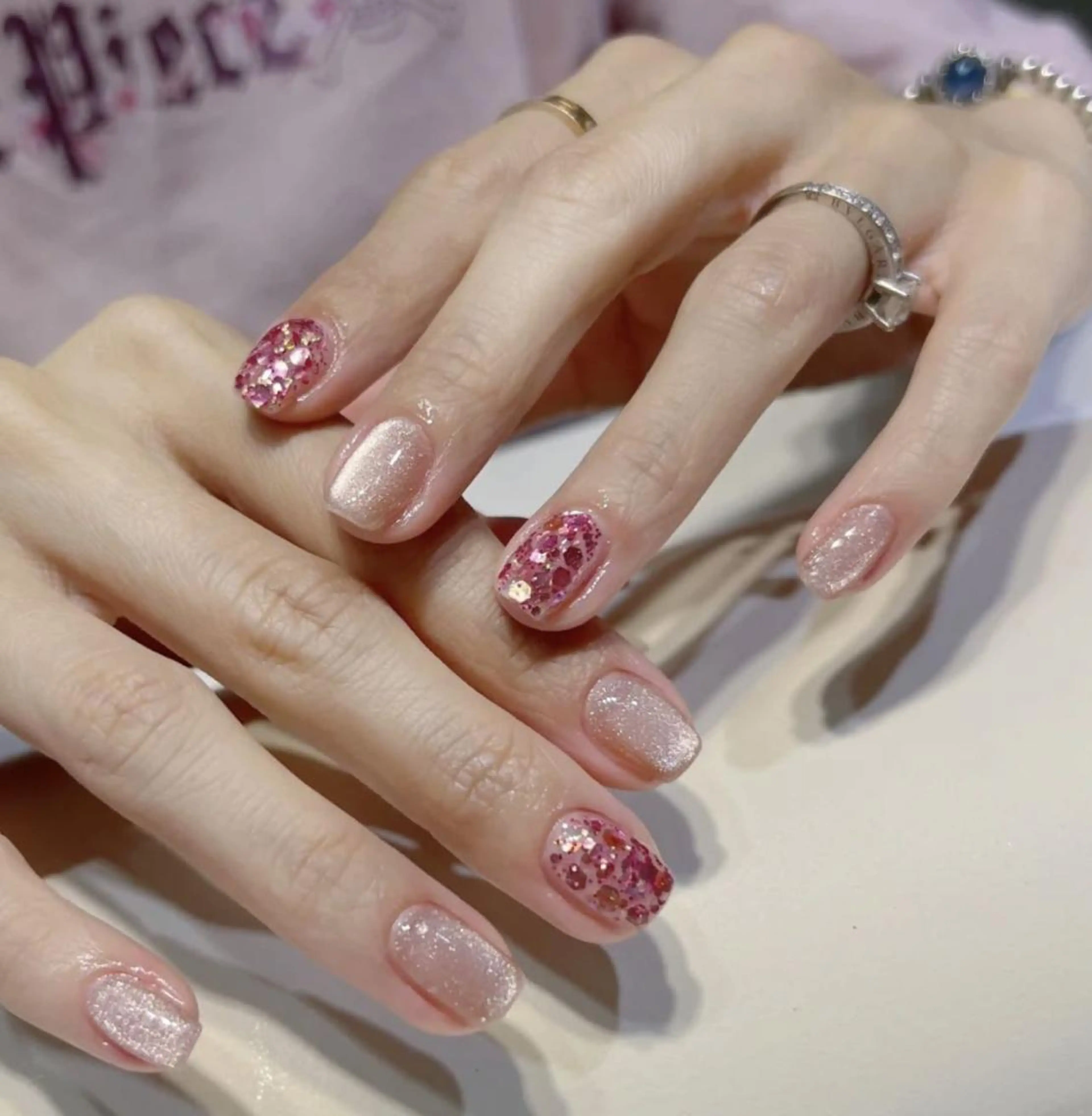 ネイル ホログラムネイル Queens ciciのネイルデザイン