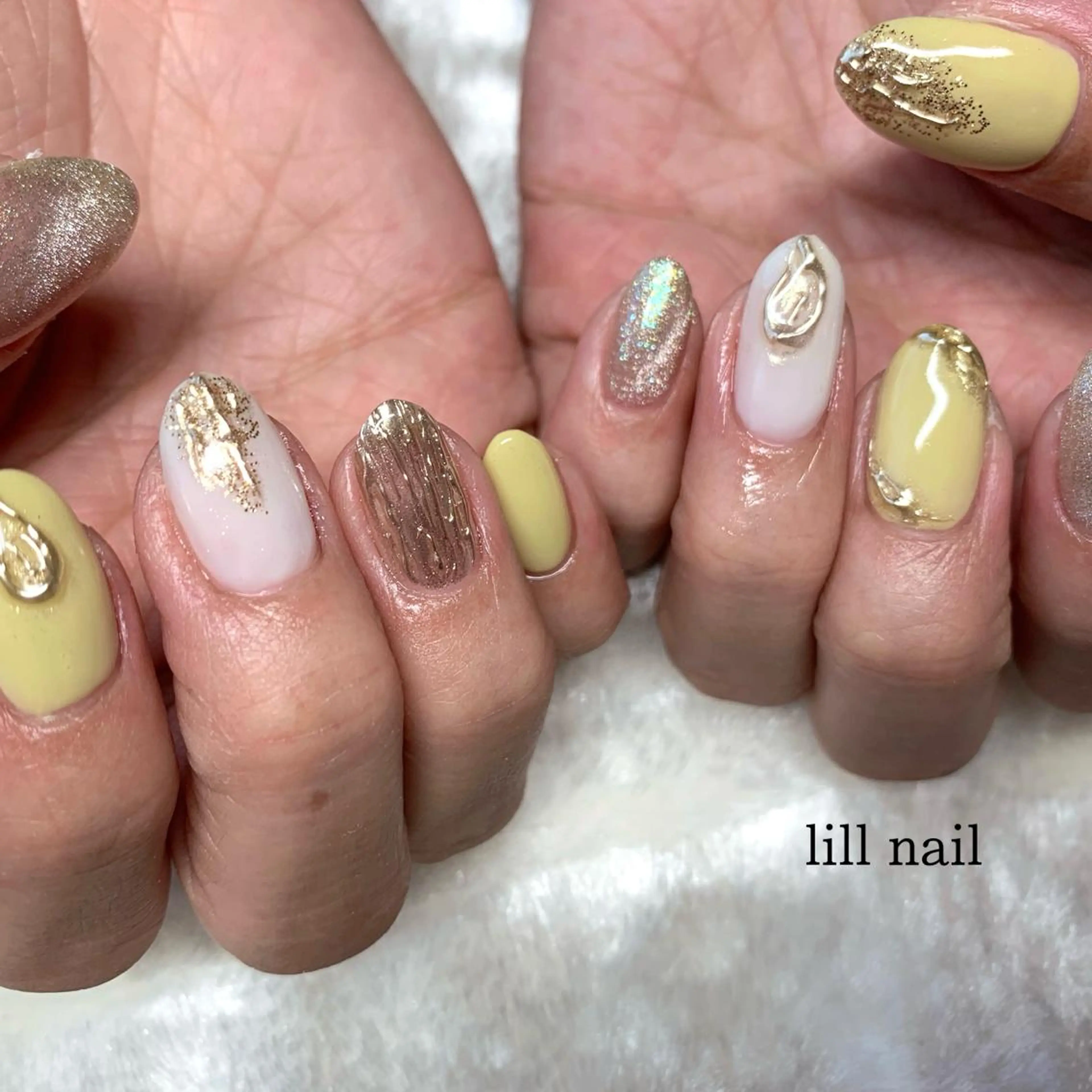 セミロング pllia beautyのネイルデザイン