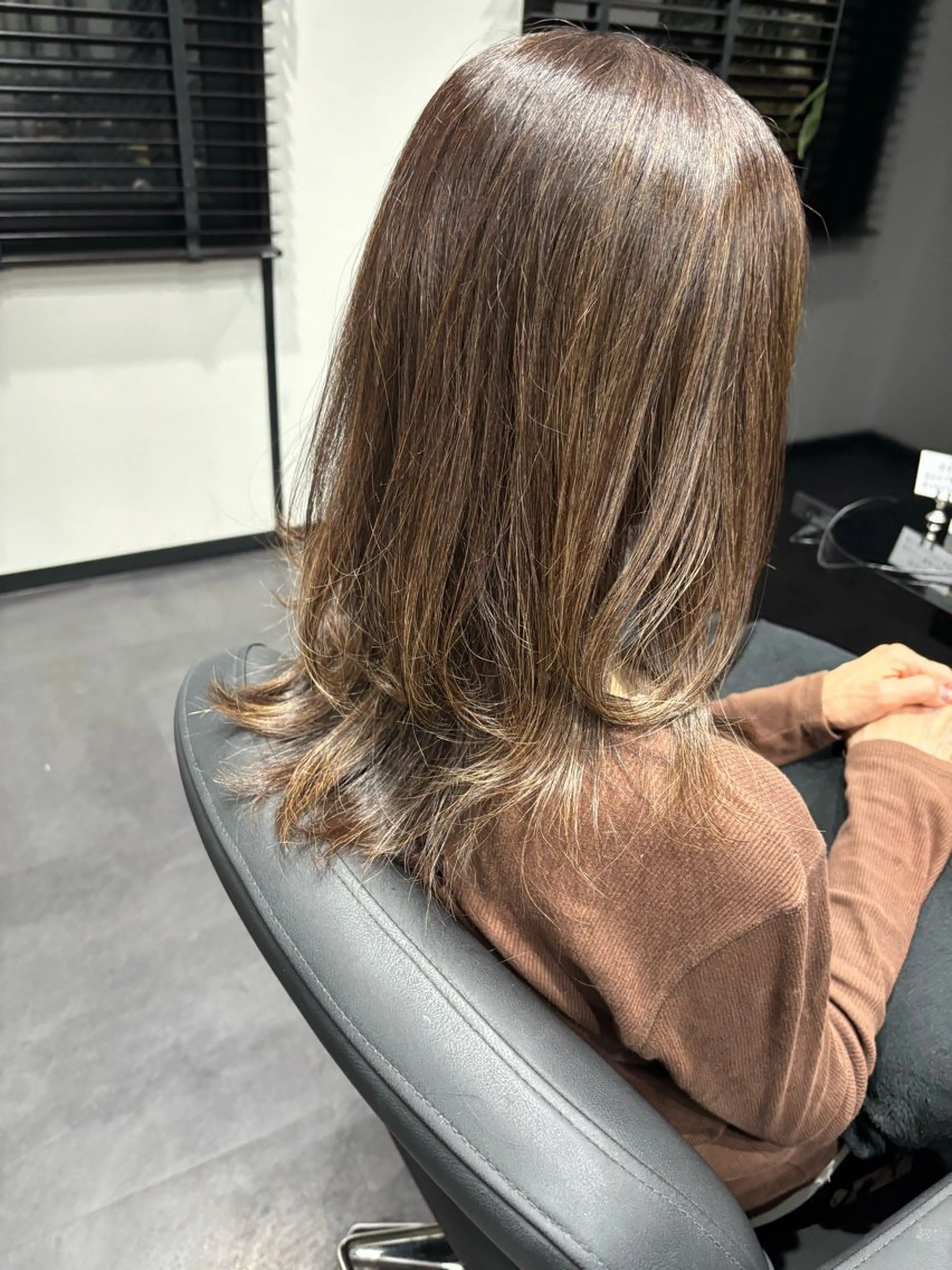 セミロング 福島 菜摘のヘアスタイル