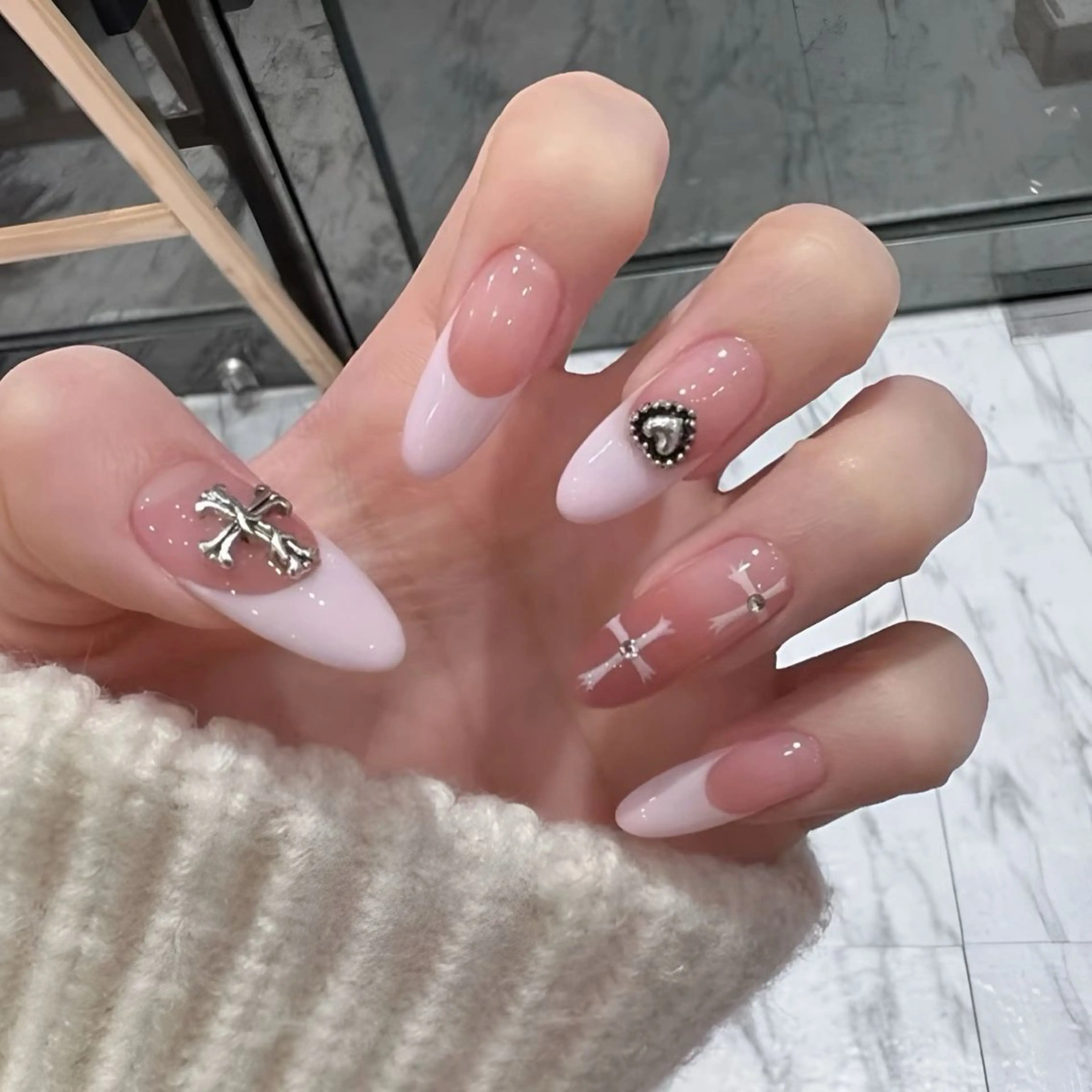 ネイル 韓国ネイル 持ち込み ネイルチップ ハンドネイル EMI ANA.CHUOのネイルデザイン