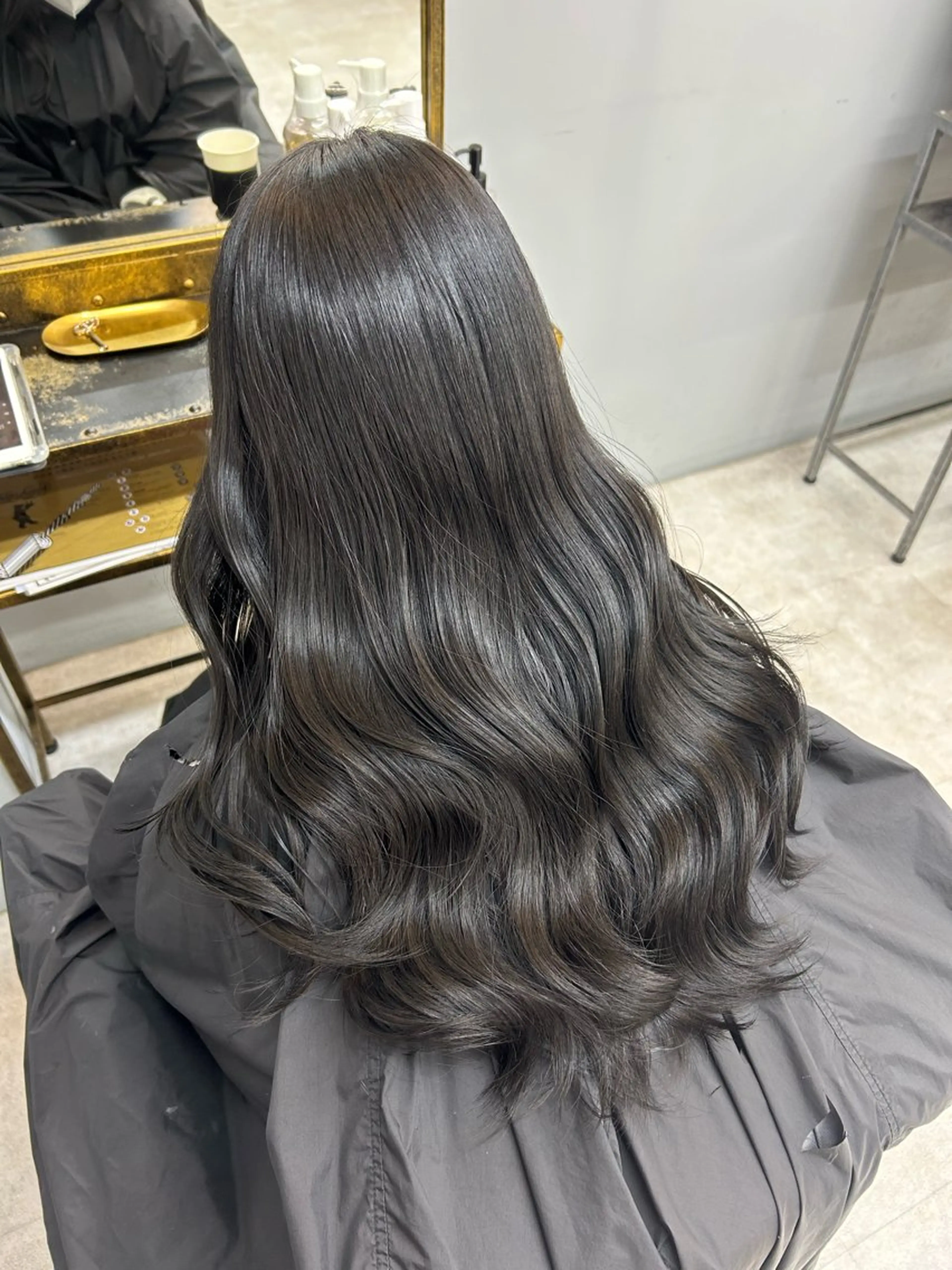 ロング カラー hair atelier OZ桑野店所属・阿佐見 若菜のヘアスタイル