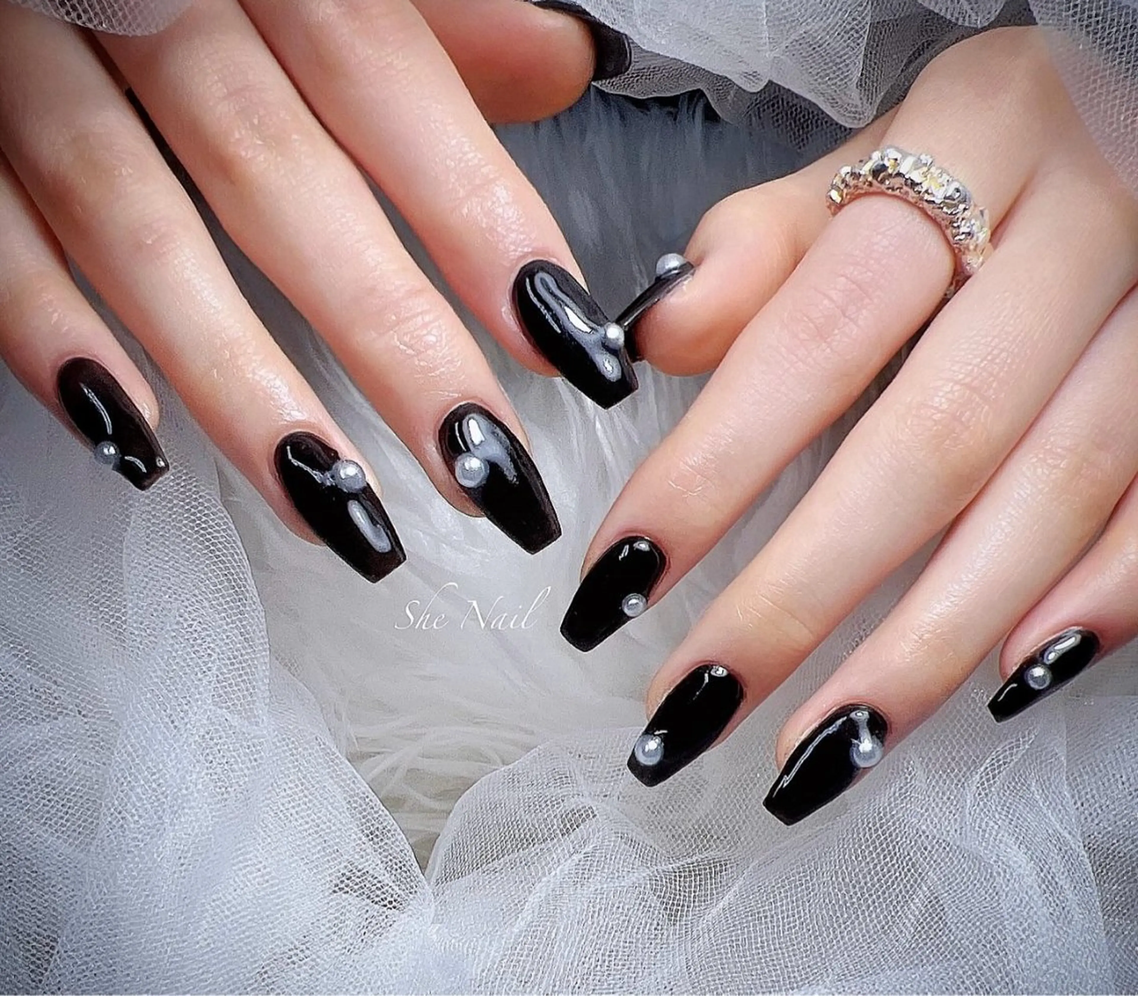 ネイル チークネイル 長さ出し フラッシュネイル グラデーション ラメ(グリッター) She   Nail所属・ISA_ BELLAのネイルデザイン