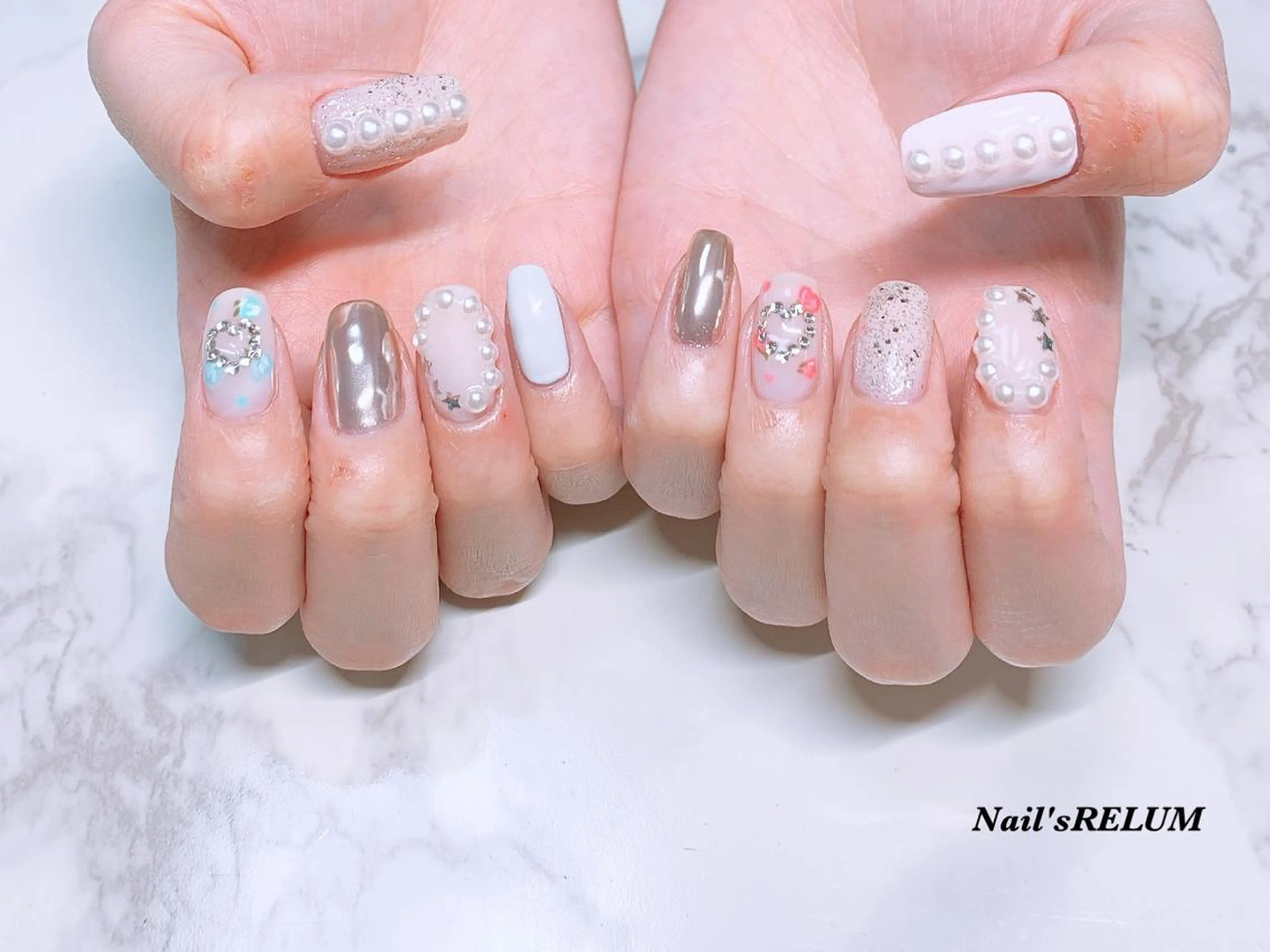 ネイル 持ち込み THECOLORS所属・近貞 莉奈のネイルデザイン