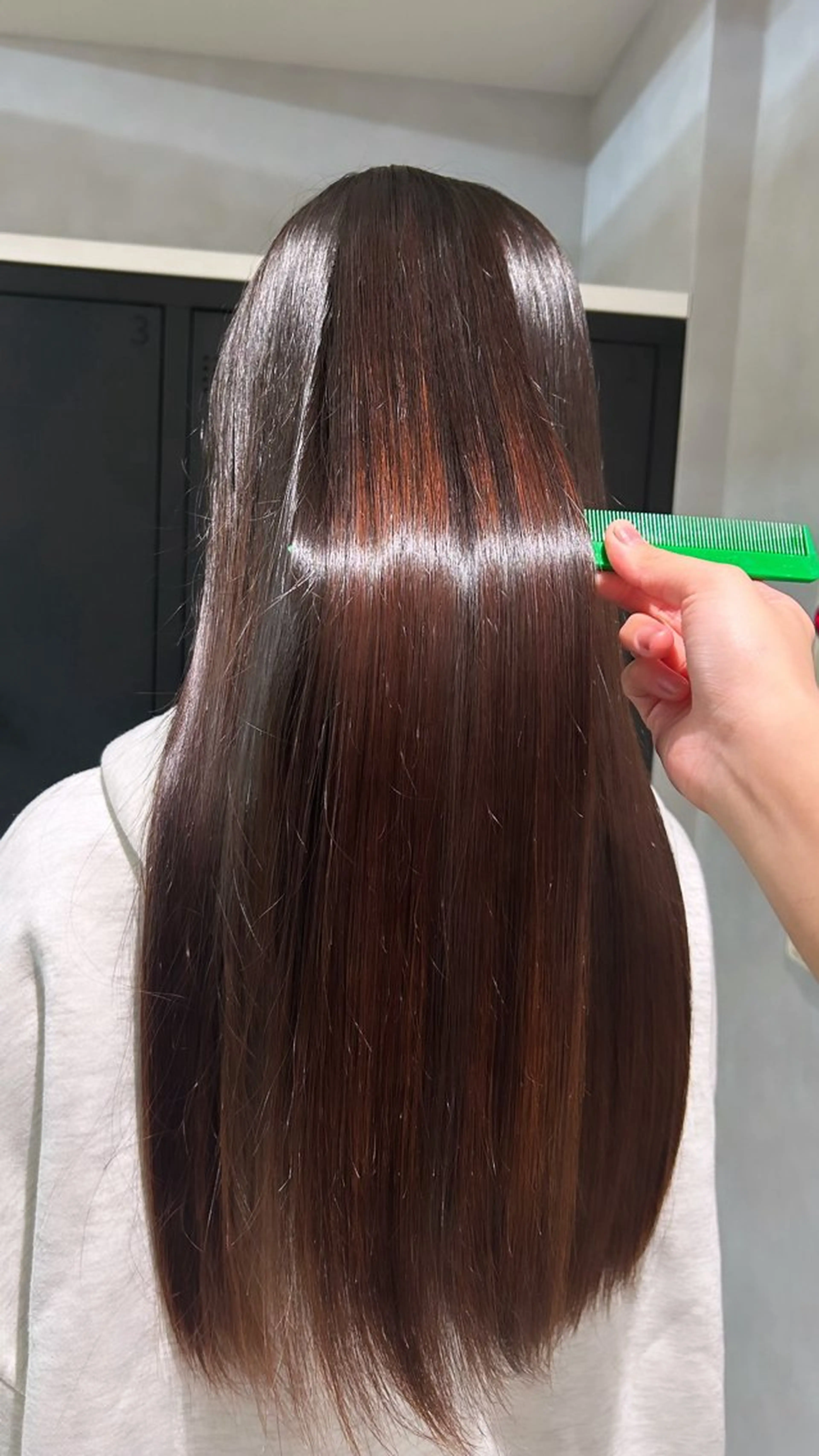 セミロング セミロングパーマ 髪質改善 縮毛矯正 諸井 芽のヘアスタイル