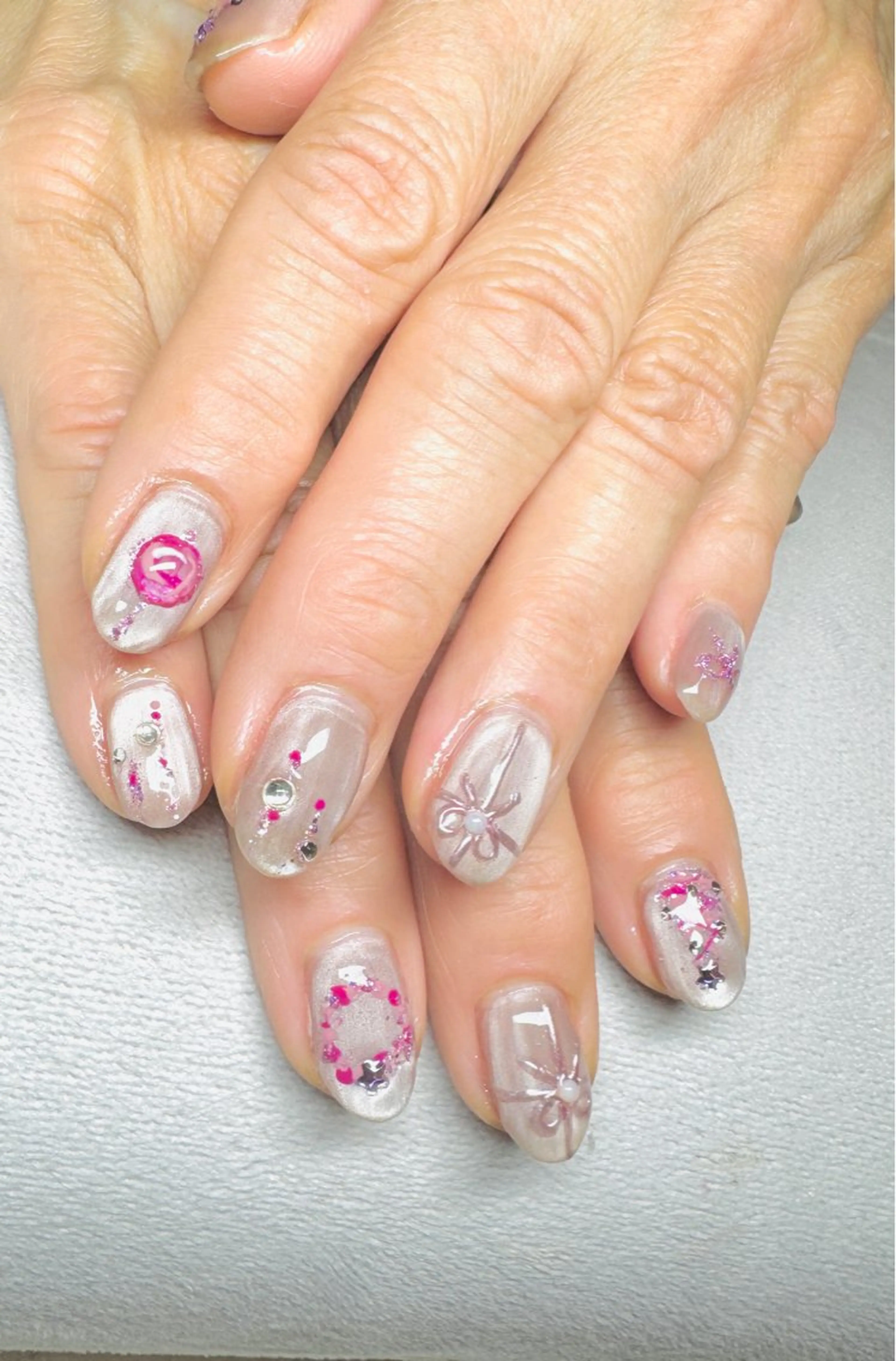 ネイル マグネットネイル 冬ネイル クリスマス ハンドネイル nail atelier R所属・nail atelier  Rのネイルデザイン