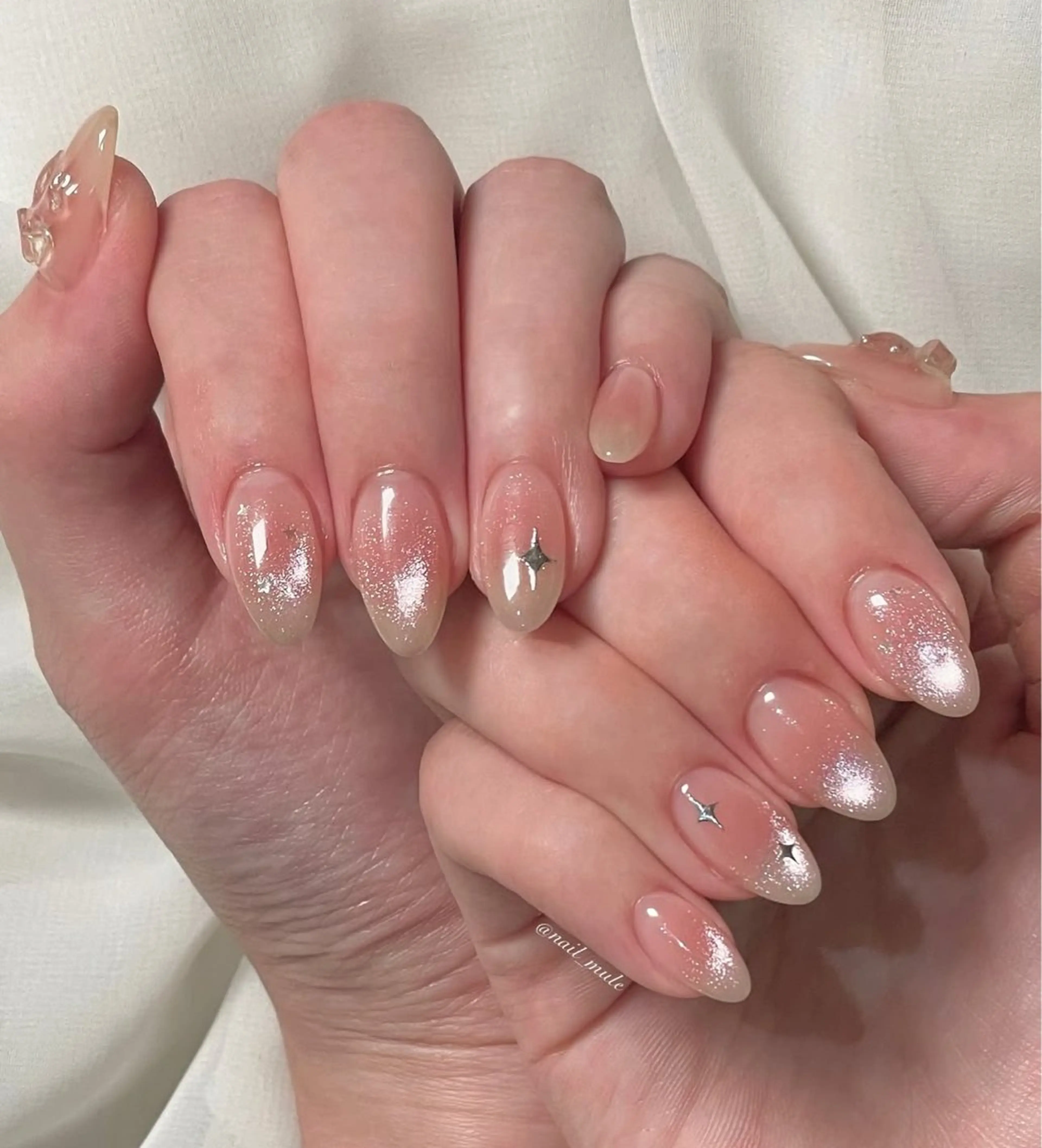 ネイル チークネイル フレンチネイル グラデーション 韓国ネイル マグネットネイル Hana nail所属・Hana Nailのネイルデザイン