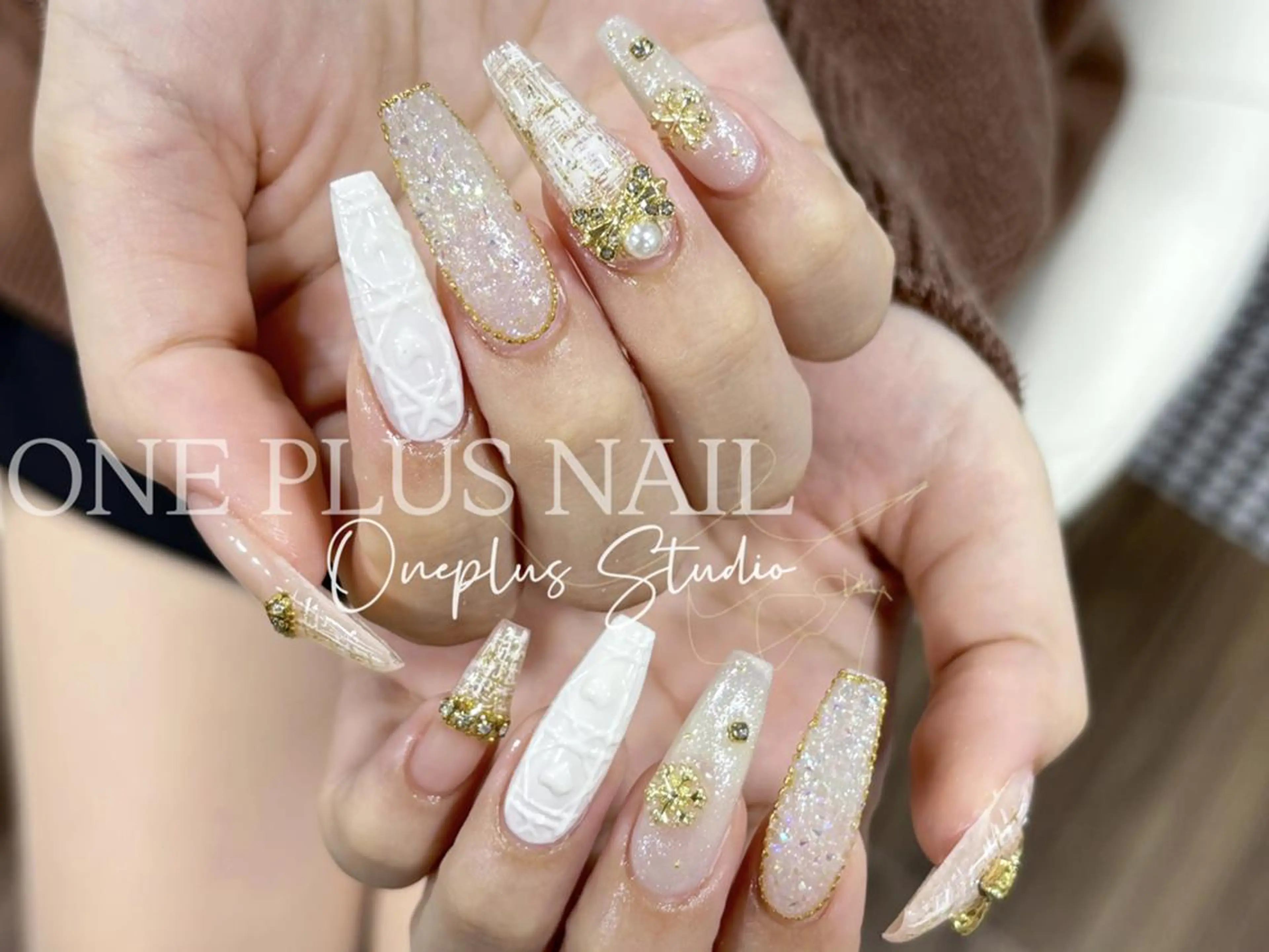 ネイル アートネイル オーロラネイル ガーリー キラキラネイル 韓国ネイル One plus StudioNailのネイルデザイン
