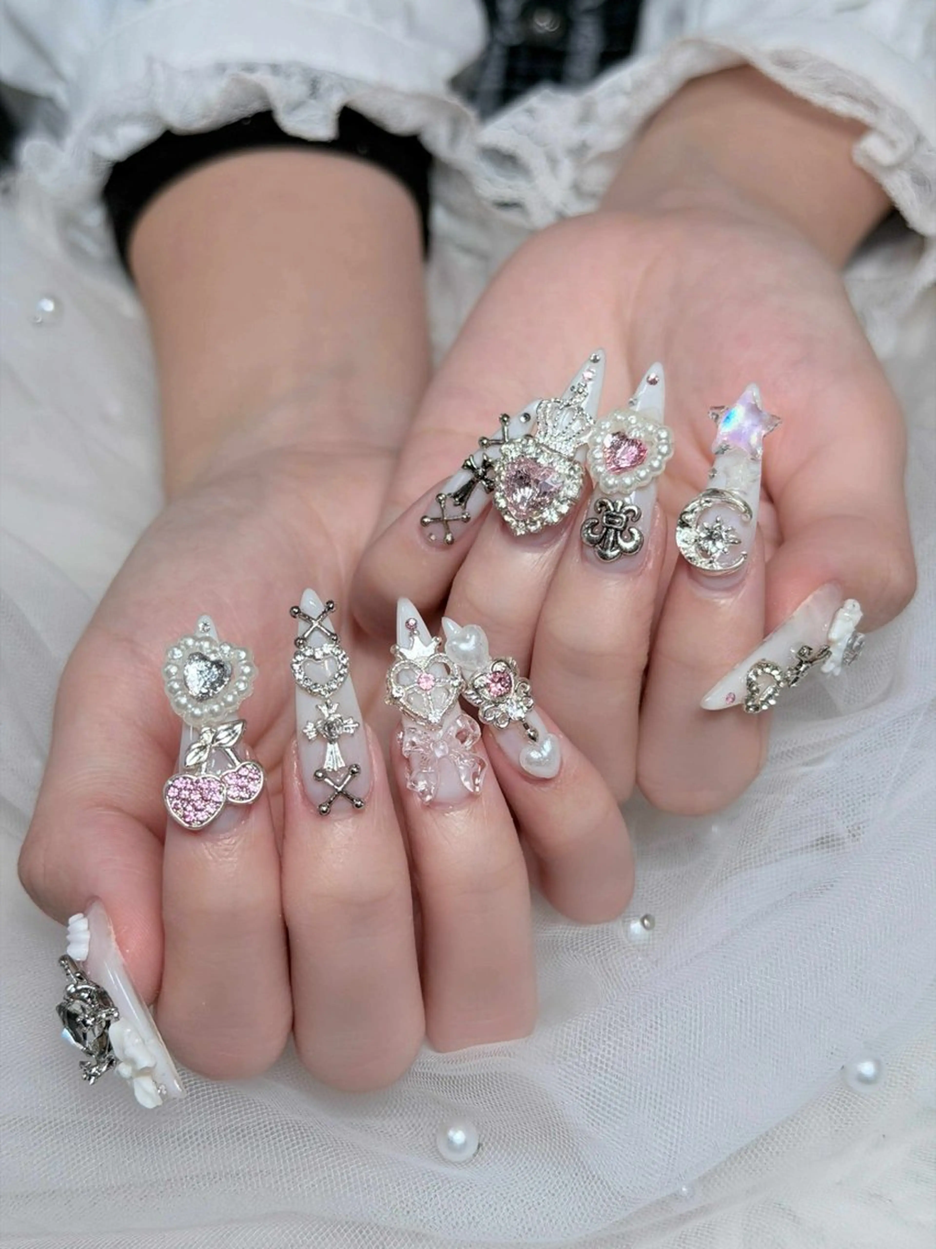 ネイル オーロラネイル ボルドー ブラウン 氷ネイル・うるうるネイル キラキラネイル ハンドネイル Julli NailStudioのネイルデザイン