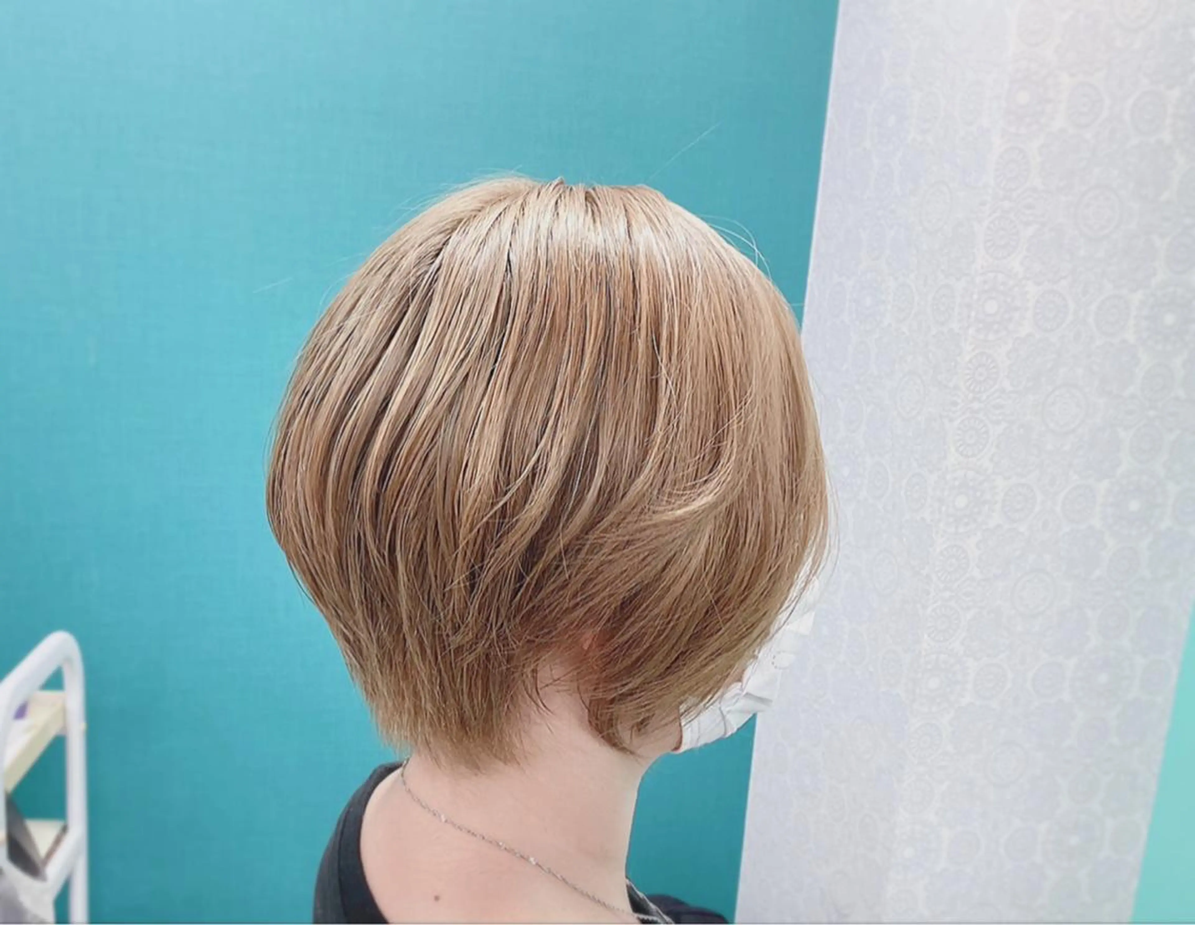 ショート カラー 佐々木 菜摘のヘアスタイル