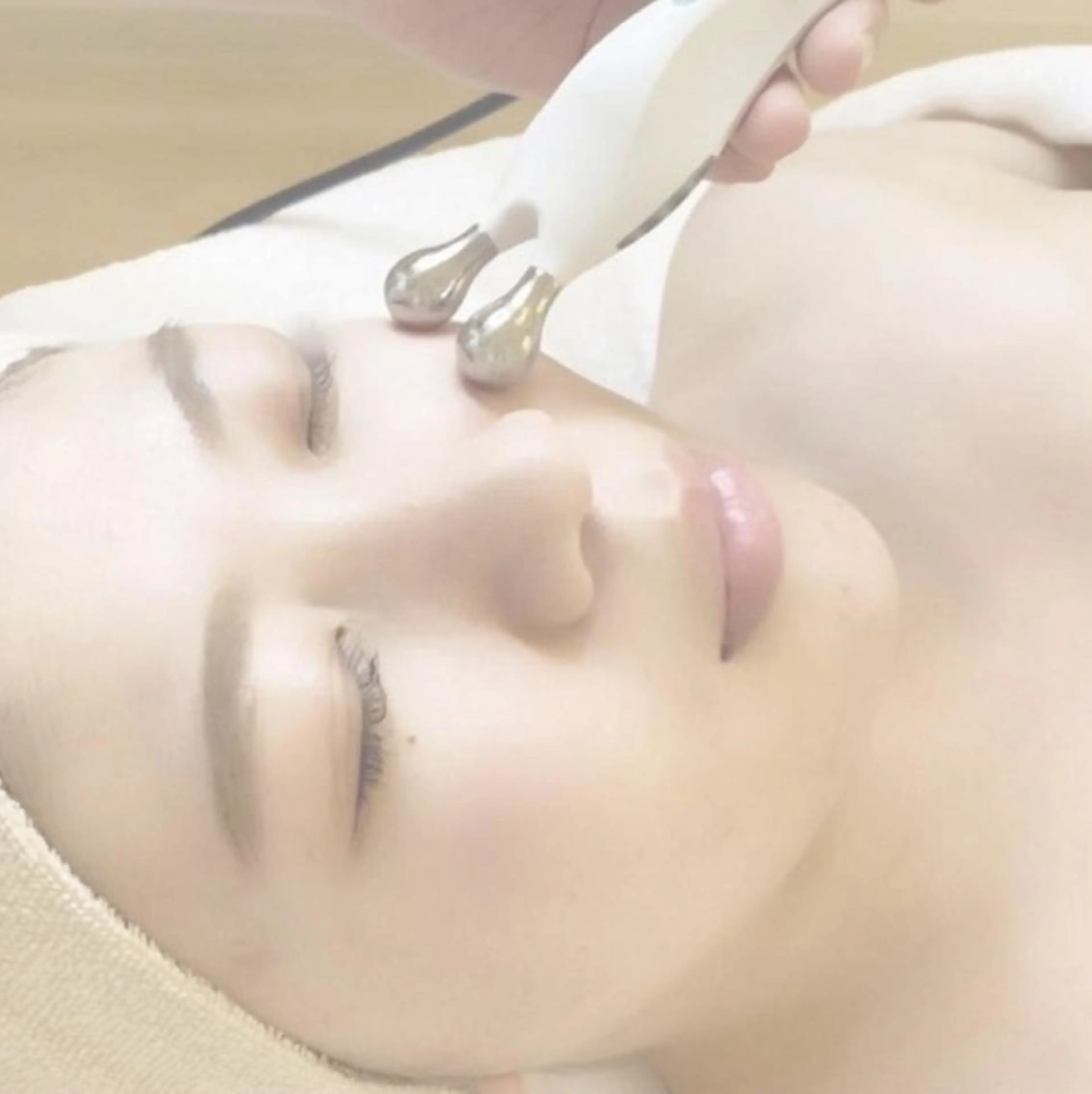 ⭐️minimo限定⭐️セルフEMS(コアビューティー)小顔矯正スッキリとした印象へお試しください🤍＆AI肌分析プランの写真