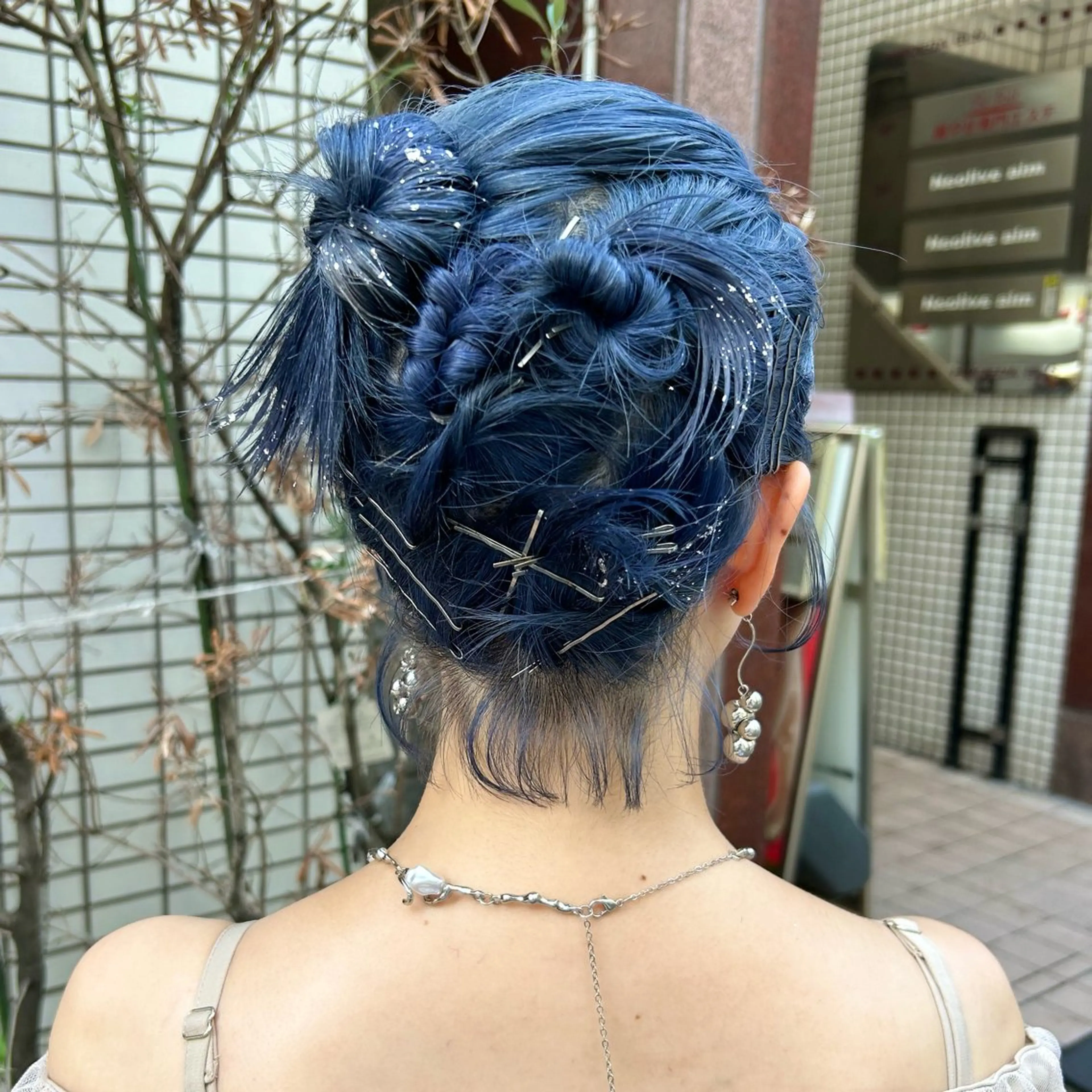 ショート ヘアアレンジ ヘアセット ハイトーン/ブリーチ 似合せカット/パーマのヘアスタイル