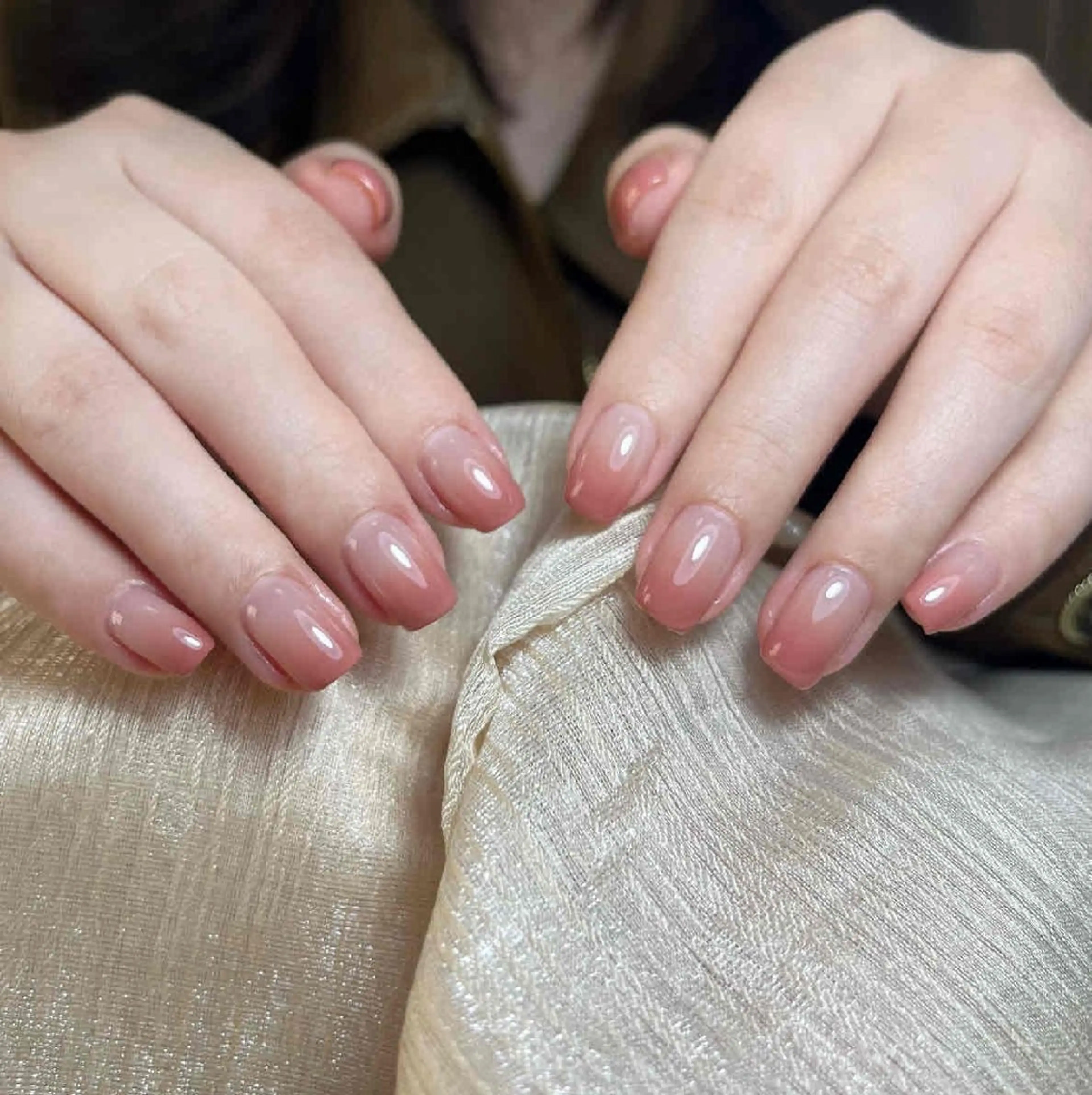 ハンド(ソフトジェルオフ込み、ケア込み)ワンカラーorラメグラデの写真