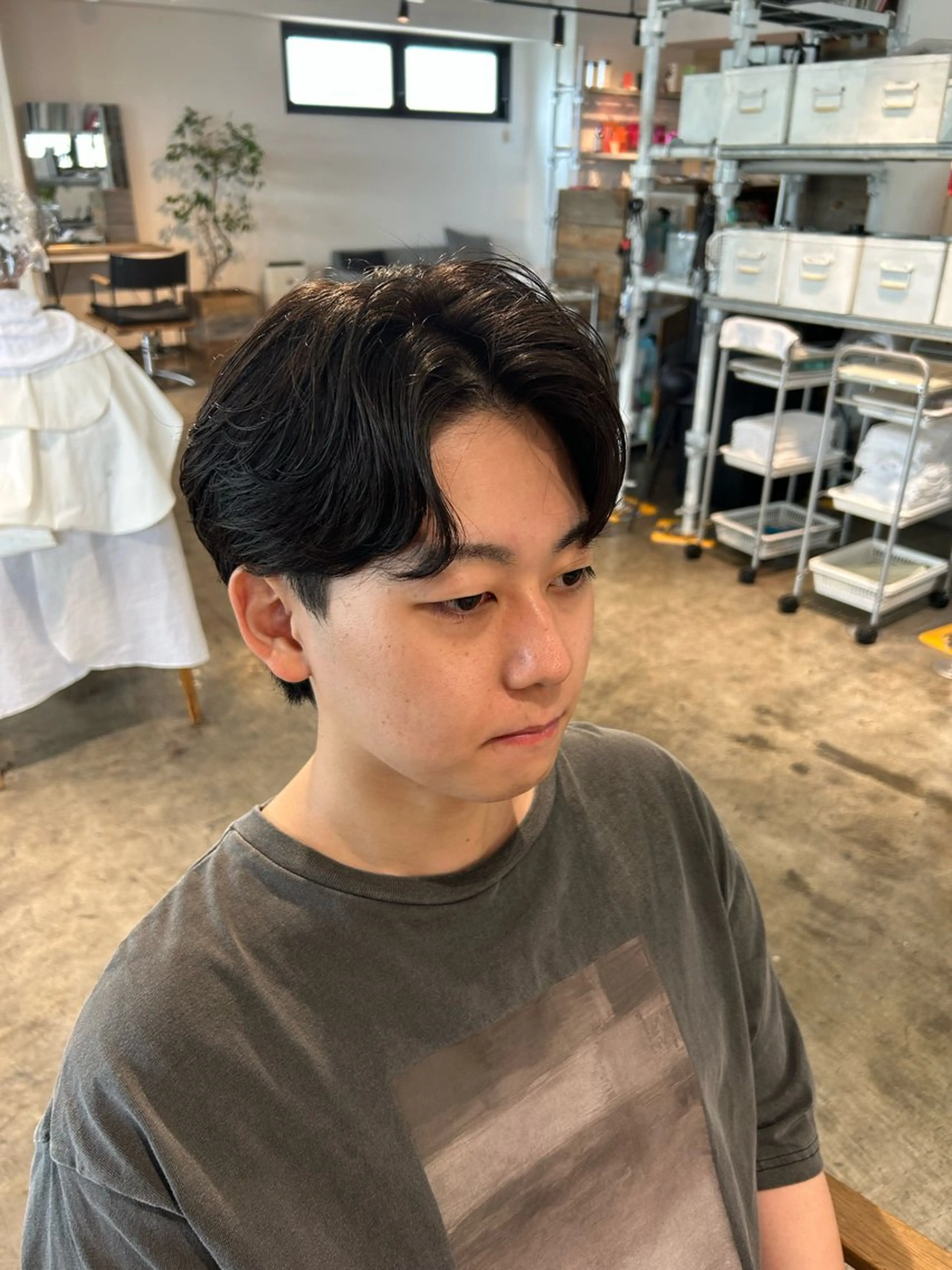 ショート パーマ メンズ センターパート ダウンパーマ カルマパーマ メンズ韓国風 マッシュウルフ become men's hair 名駅店所属・名駅/フェザーパーマ 韓国ヘア/森岡のヘアスタイル