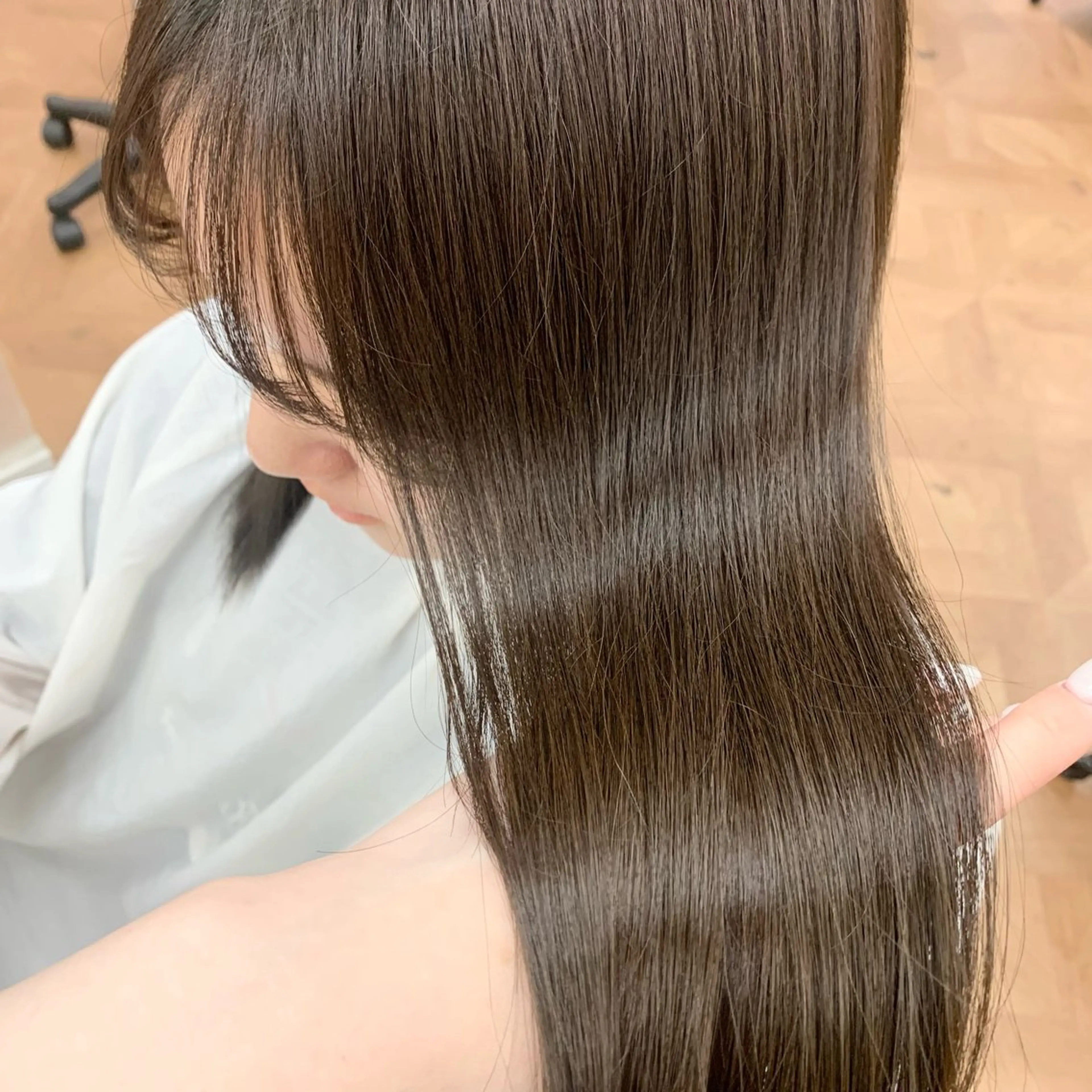 セミロング カラー ヘアアレンジ キヨミ 韓国レイヤーカットのヘアスタイル