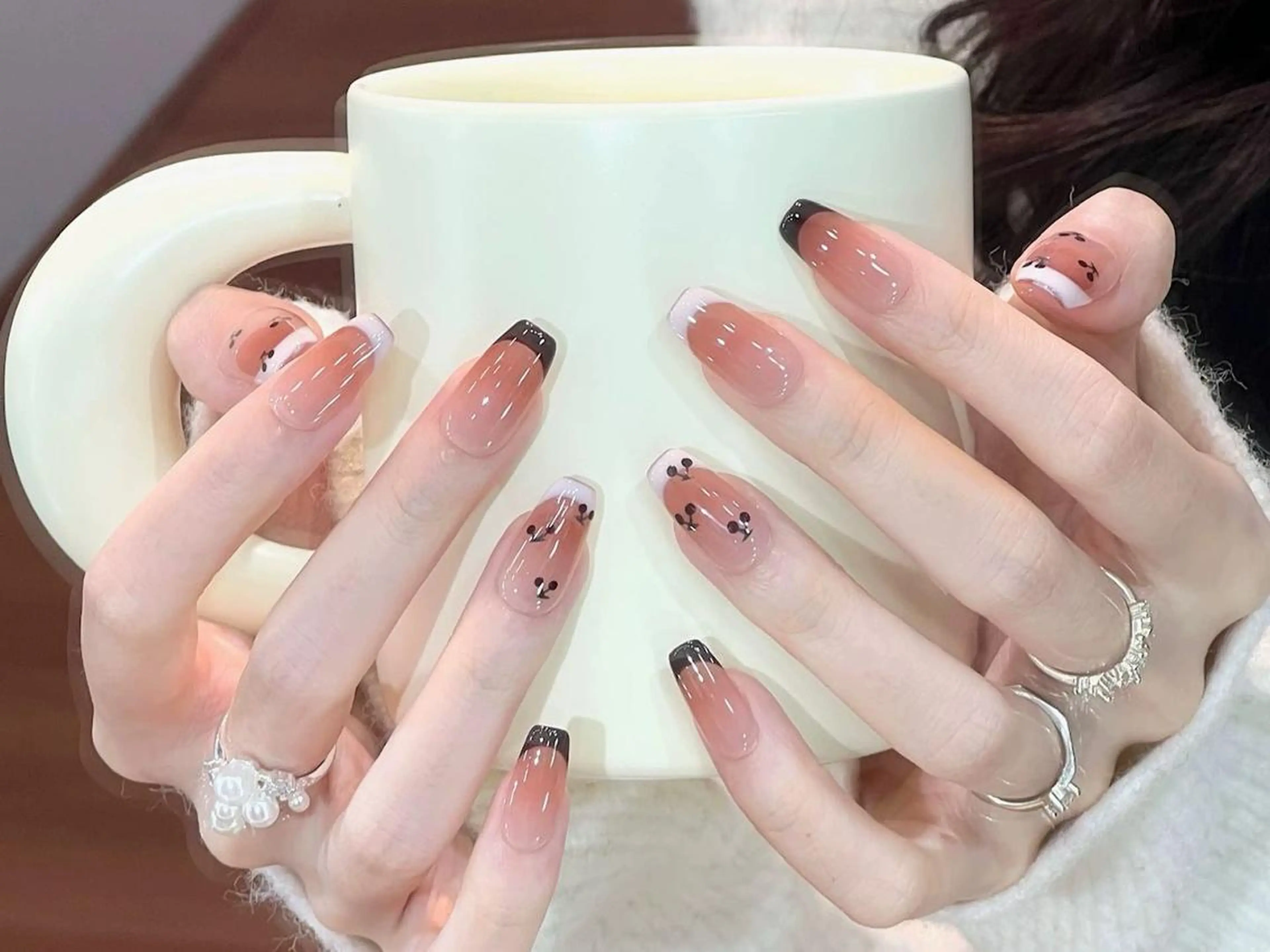 ネイル アートネイル フレンチネイル ジェルネイル ガーリー ミディアムネイル ハンドネイル ナユキNA.YUKI 渋谷店のネイルデザイン