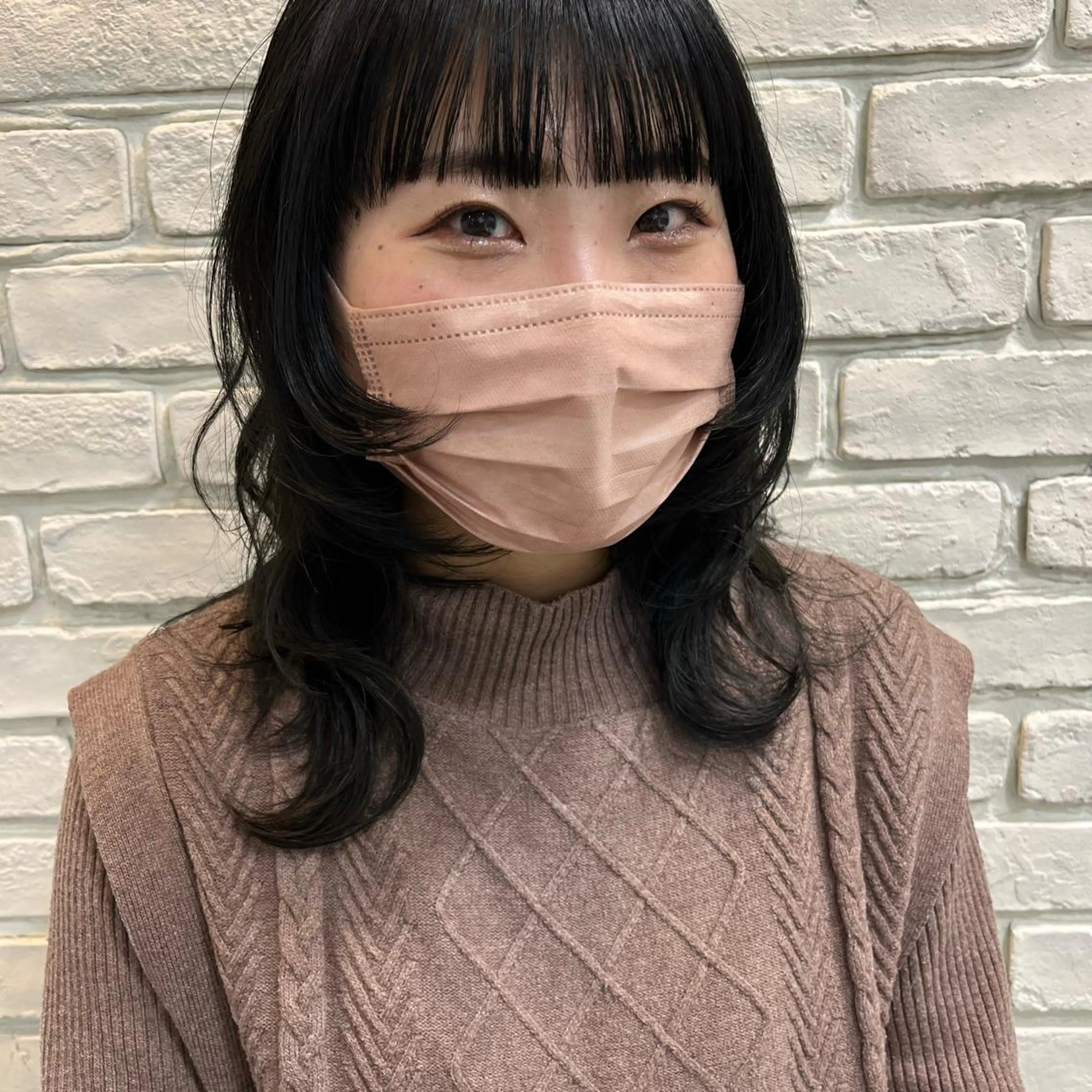 ミディアム カラー 黒髪 ブルーカラー ブルーブラック ウルフカット SOYON 🤍CHIZU🤍.のヘアスタイル