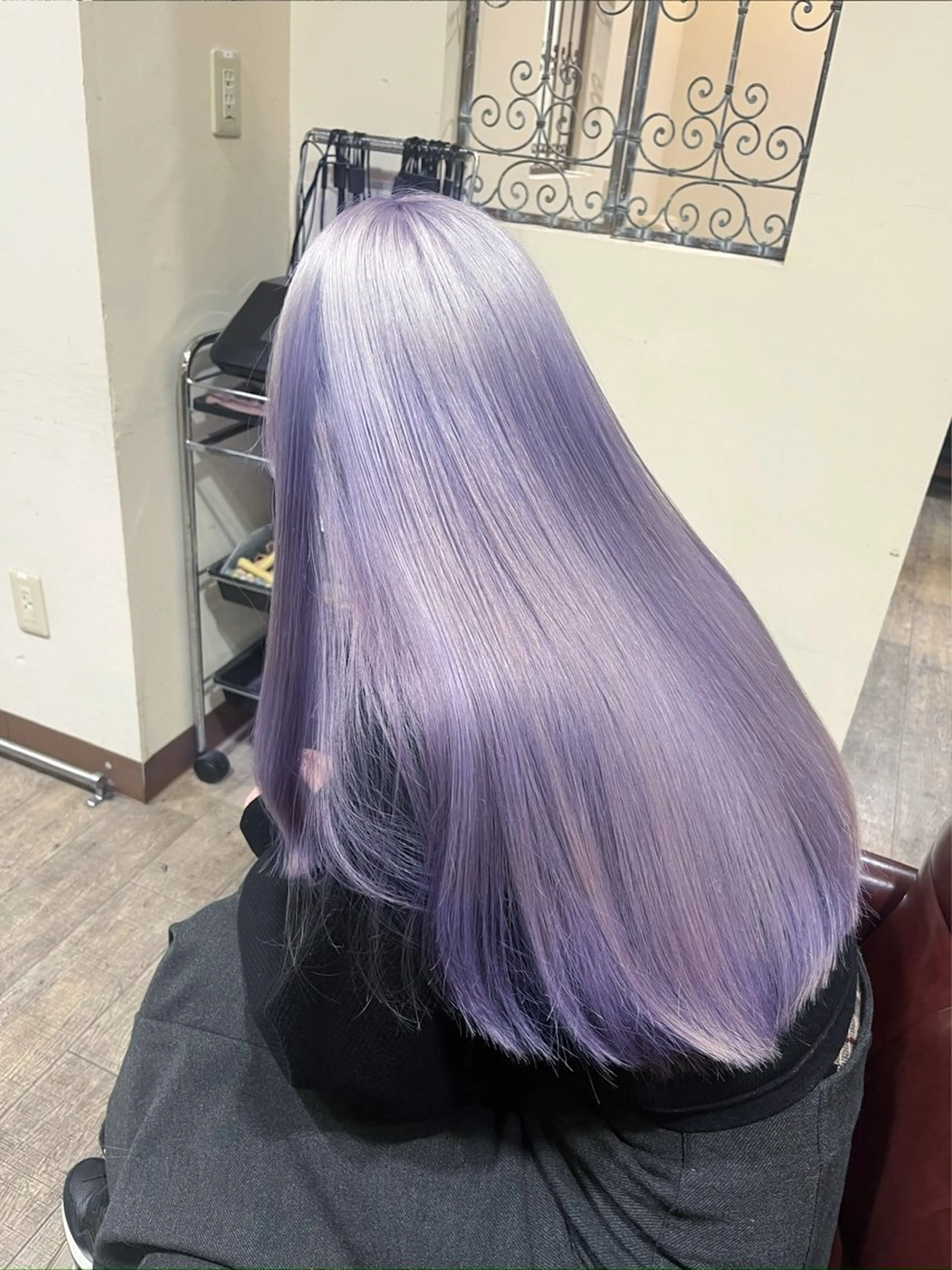 ロング カラー ブリーチ ハイトーンカラー ラベンダーカラー 森 理音のヘアスタイル