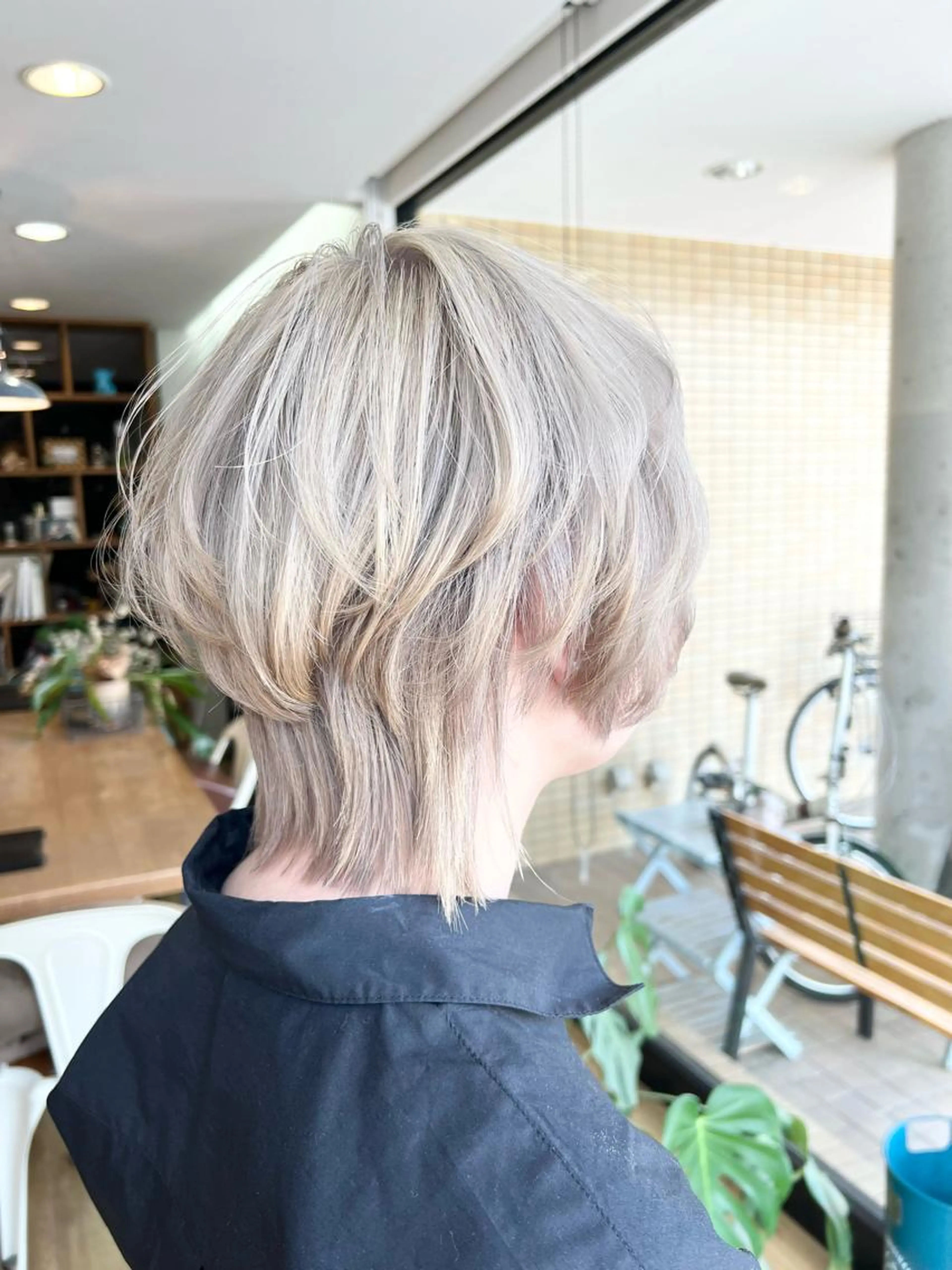 【⭐ファイバープレックスブリーチ➕全体カラー⭐】トリートメント付の写真