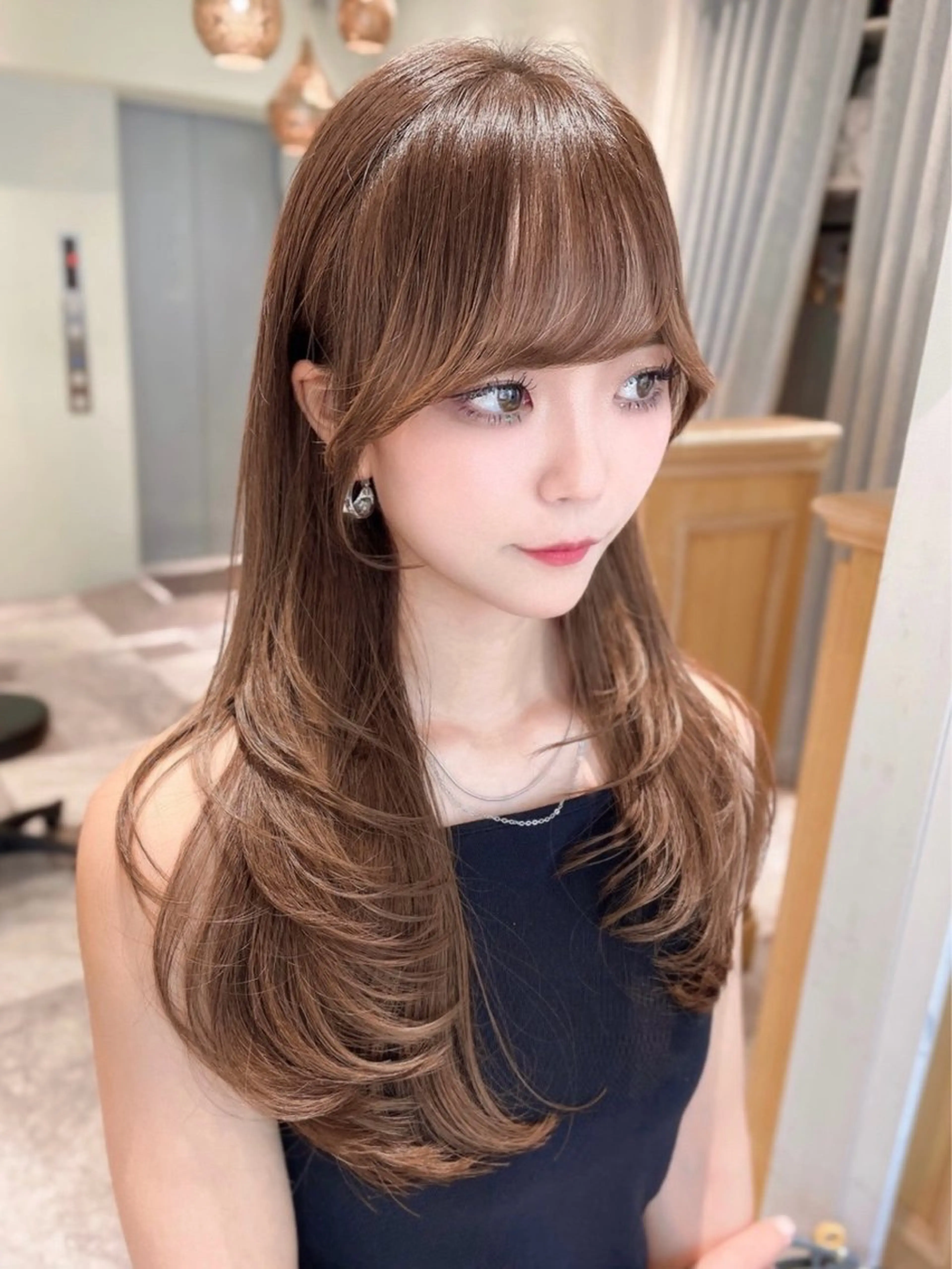 ミディアム カラー カット ヘアカラー トリートメント 木屋元一/透明感 /レイヤー/縮毛矯正のヘアスタイル