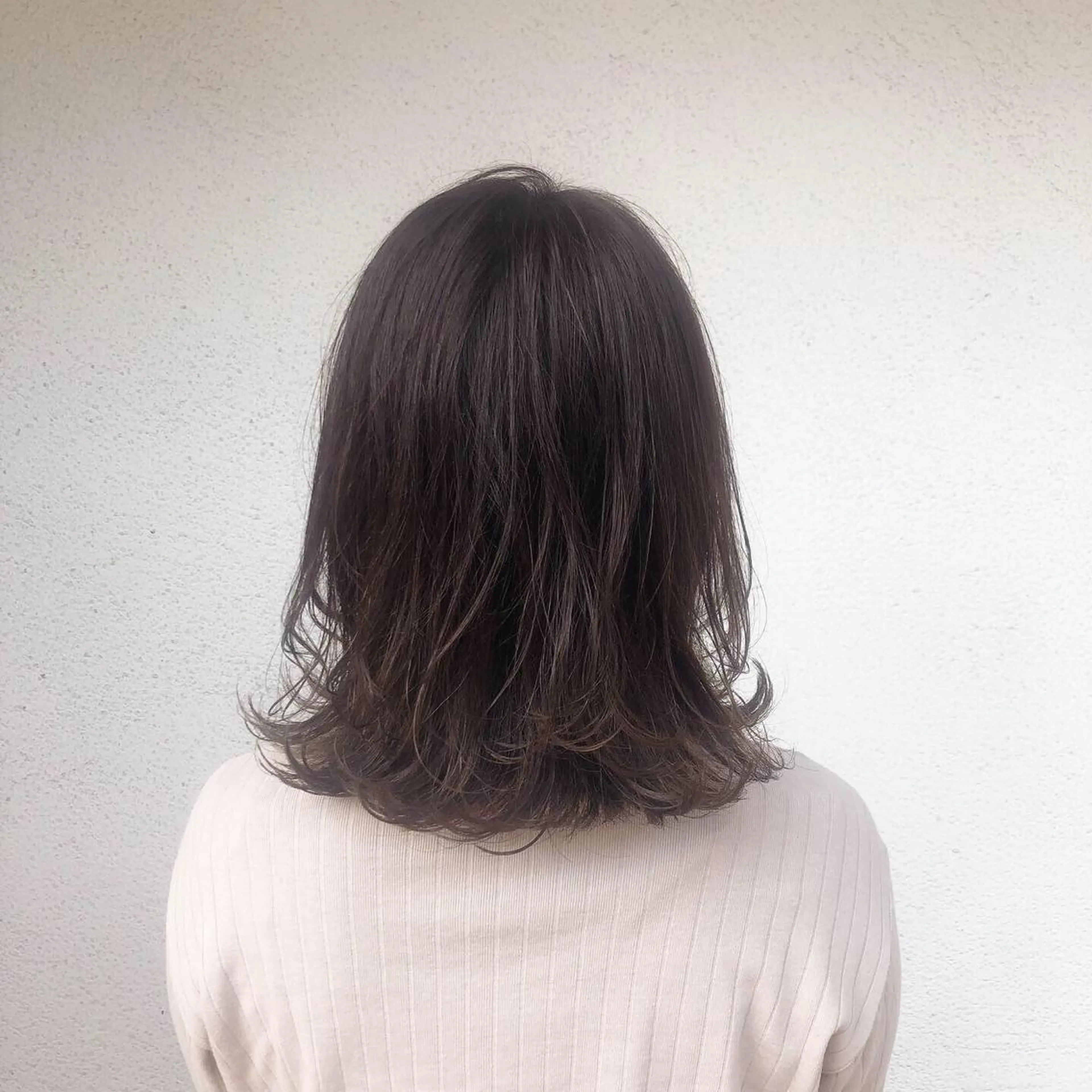 ミディアム カラー ヘアアレンジ ベージュカラー インナーカラー ヘアカラー トリートメント 酸性縮毛矯正🧴韓国 レイヤー/髪質改善のヘアスタイル