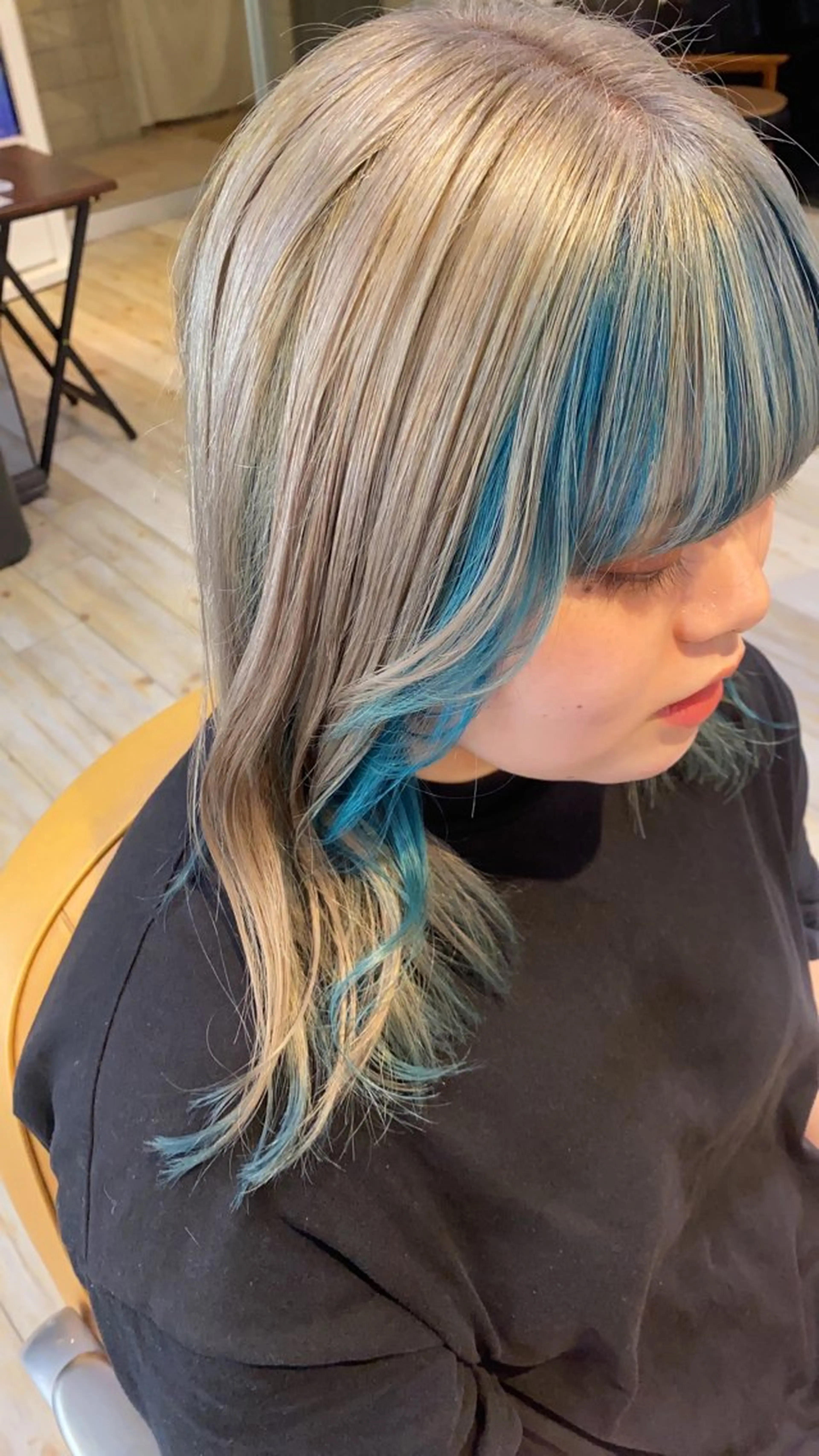 ミディアム カラー ブルーカラー カット ヘアカラー トリートメント wakana 【ブリーチカラー】のヘアスタイル