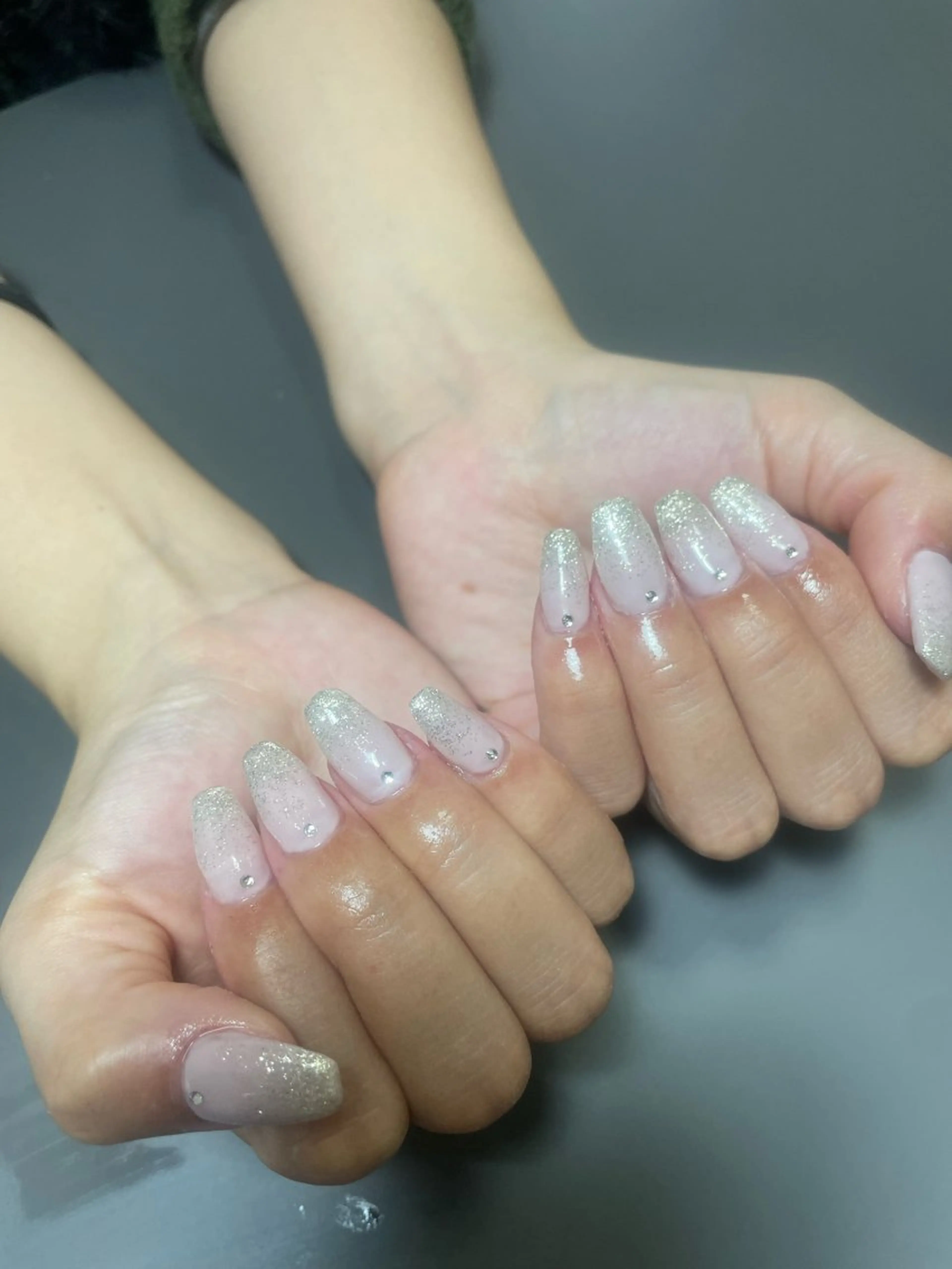 ネイル グラデーション ラメ(グリッター) ラメグラデーション シンプルネイル 永田 岬のネイルデザイン