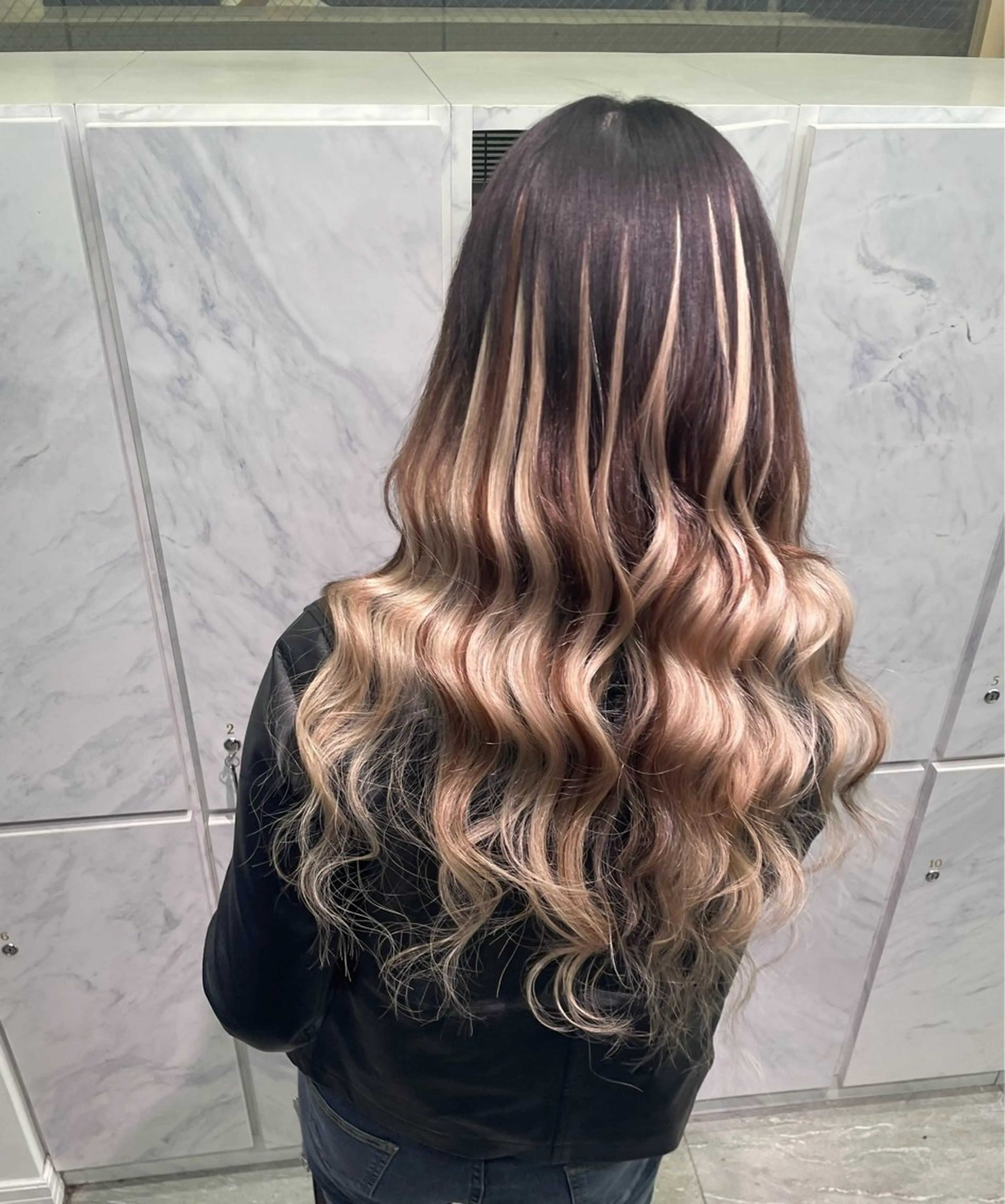 ロング エクステ ハイトーンカラーエク ステ🌺RENA🌺のヘアスタイル