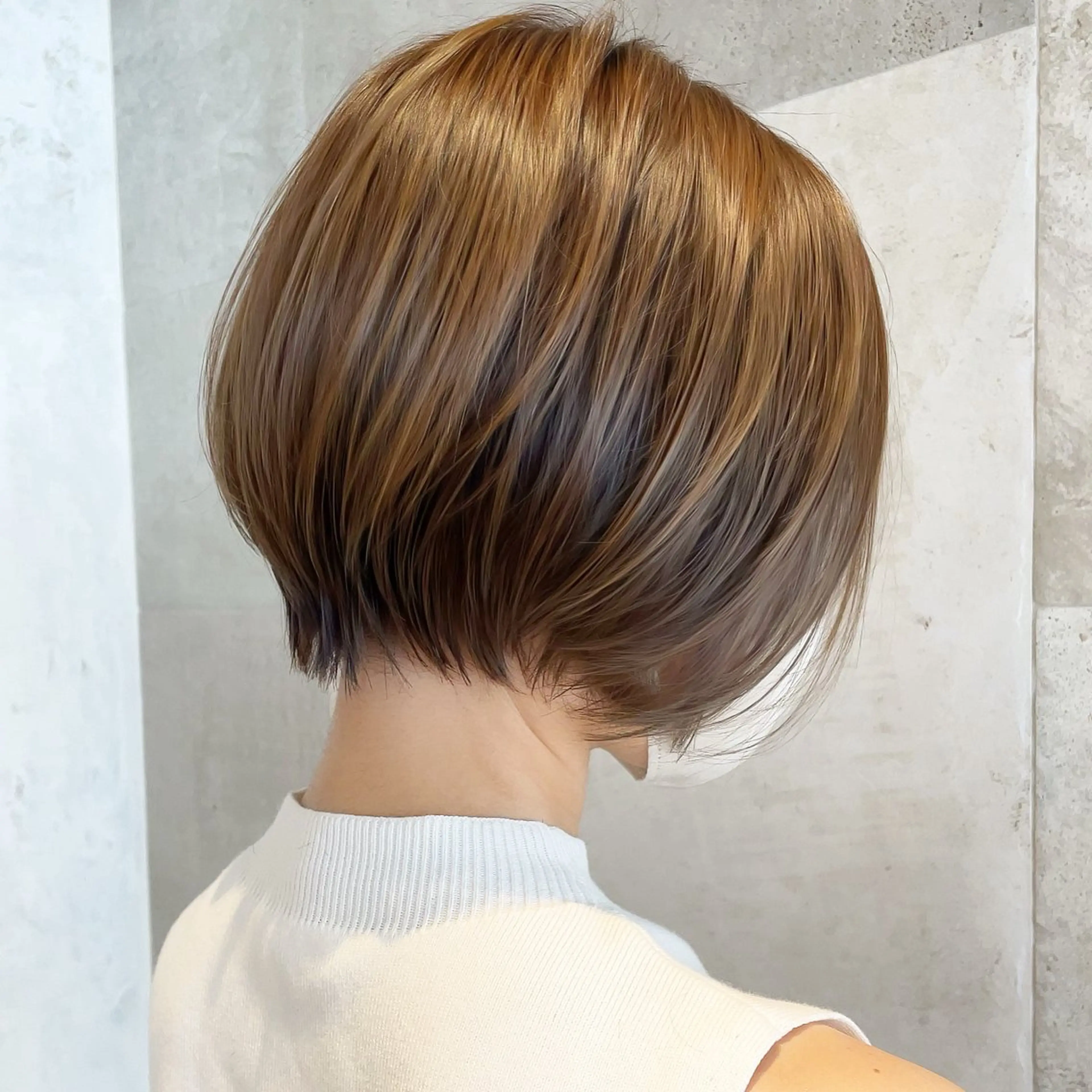 ショート カラー ベージュカラー くびれヘア ショートヘア カット ヘアカラー トリートメント 韓国ヘア/髪質改善 /Harunaのヘアスタイル