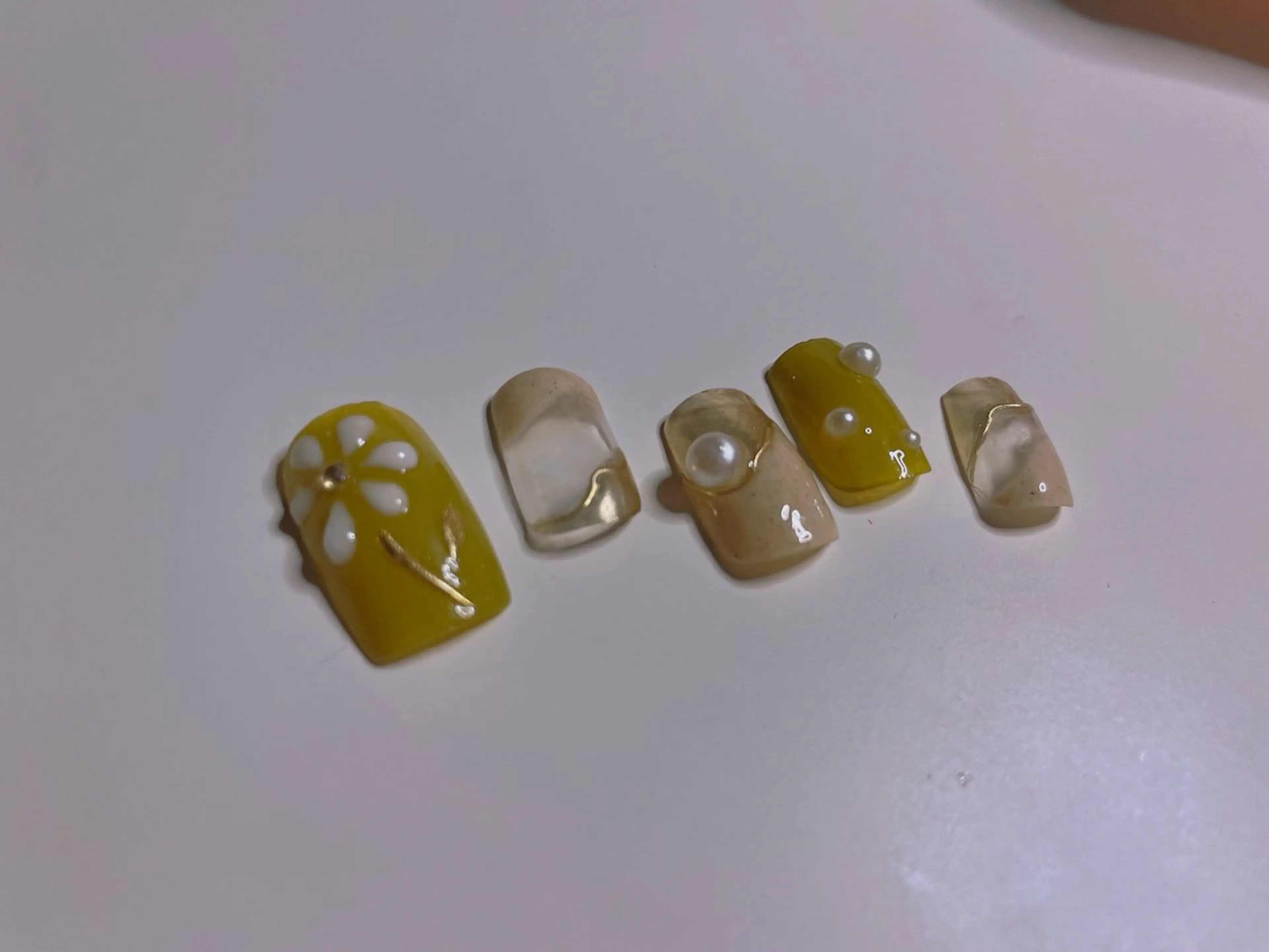 ネイル フラワーネイル ぷっくりネイル 春ネイル 地爪育成・ケア専門店 Kreisのネイルデザイン