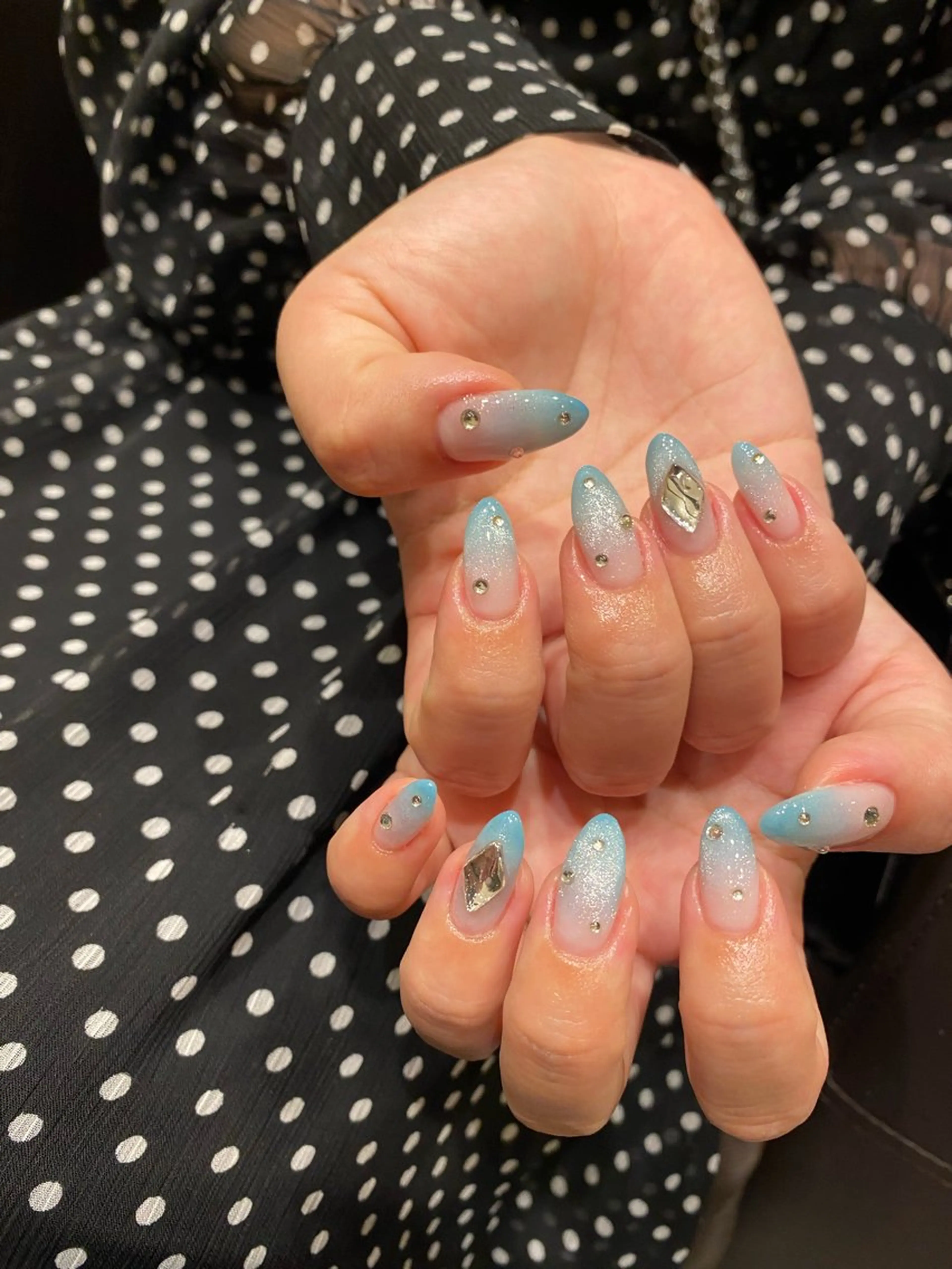 ネイル EARTH coiffure beaute 東松山店所属・町田 杏花のネイルデザイン