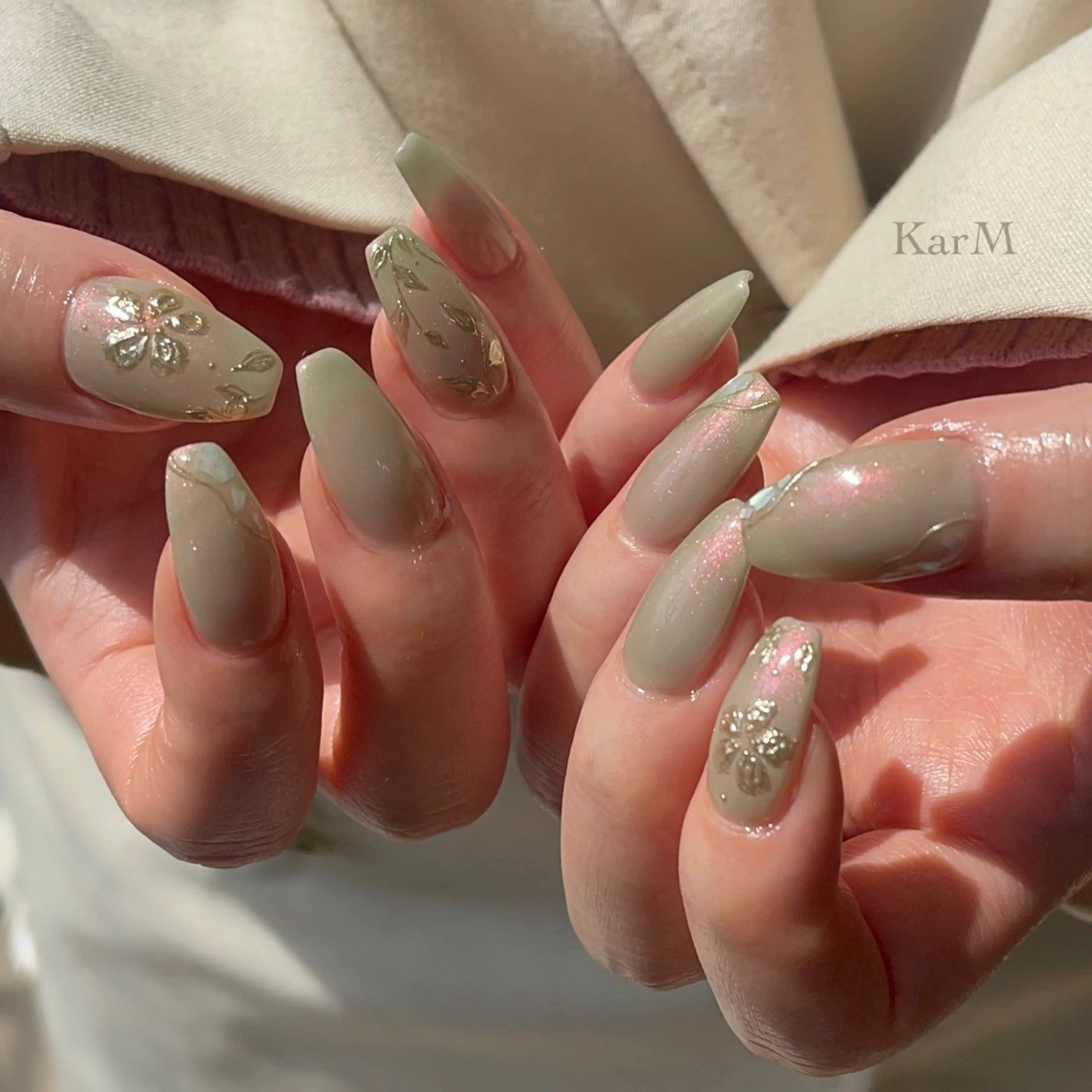 ネイル アートネイル オーロラネイル チークネイル フラッシュネイル フレンチネイル ハンドネイル ogino karinのネイルデザイン