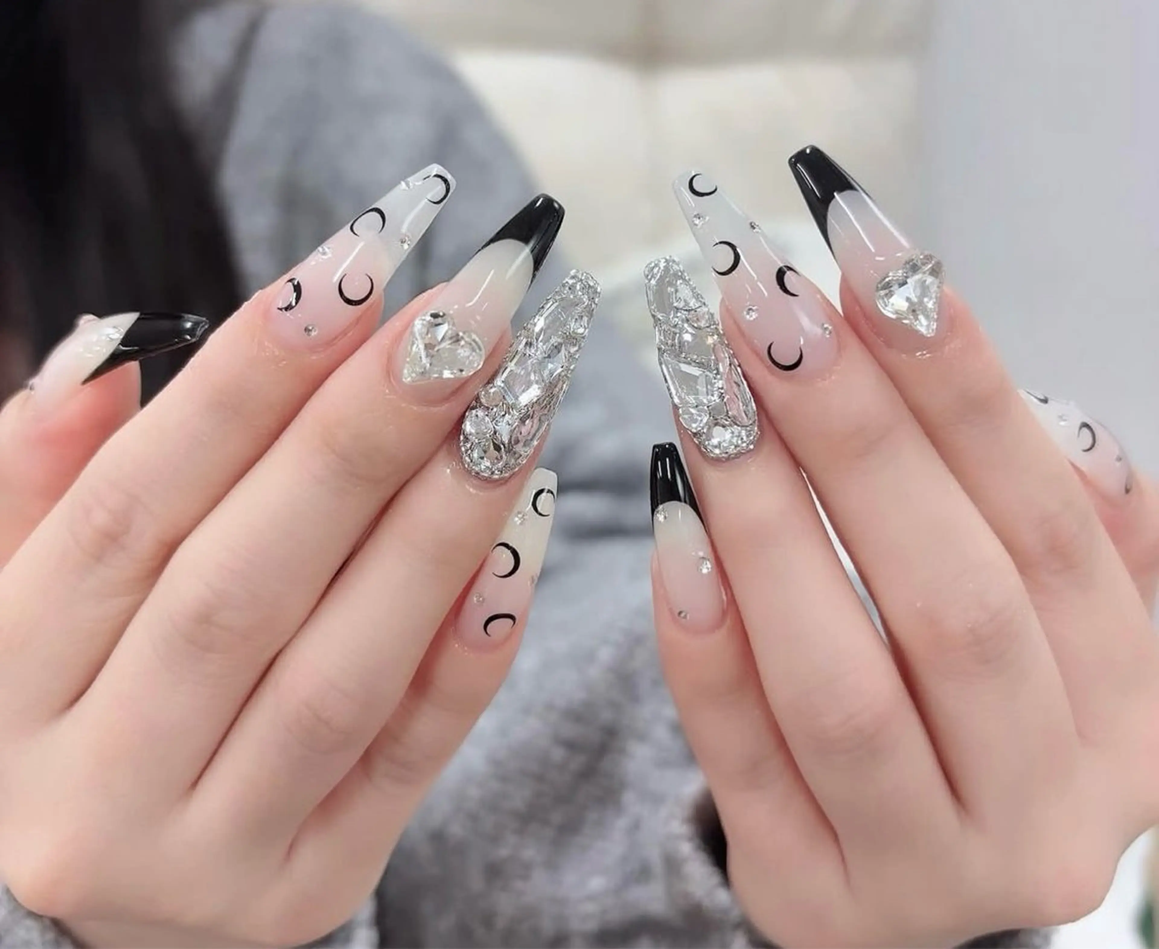 ネイル グラデーション キラキラネイル ワンカラーネイル 冬ネイル Jenn Nail Salonのネイルデザイン