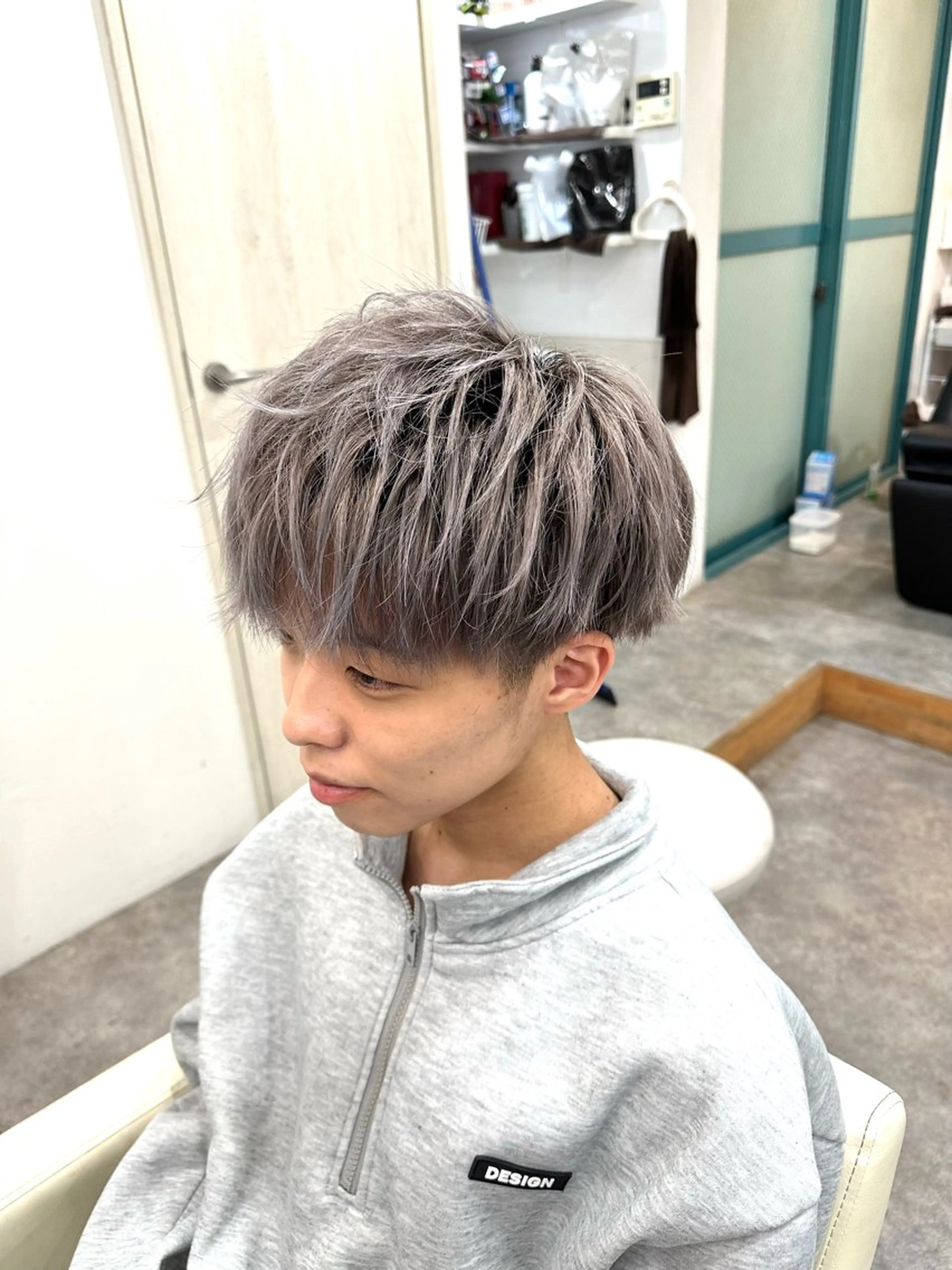 ショート カラー ヘアアレンジ メンズ シルバー カット ヘアカラー SALOWIN京都河原町Suite店所属・外国人風レイヤー/ ハイトーンSHUのヘアスタイル