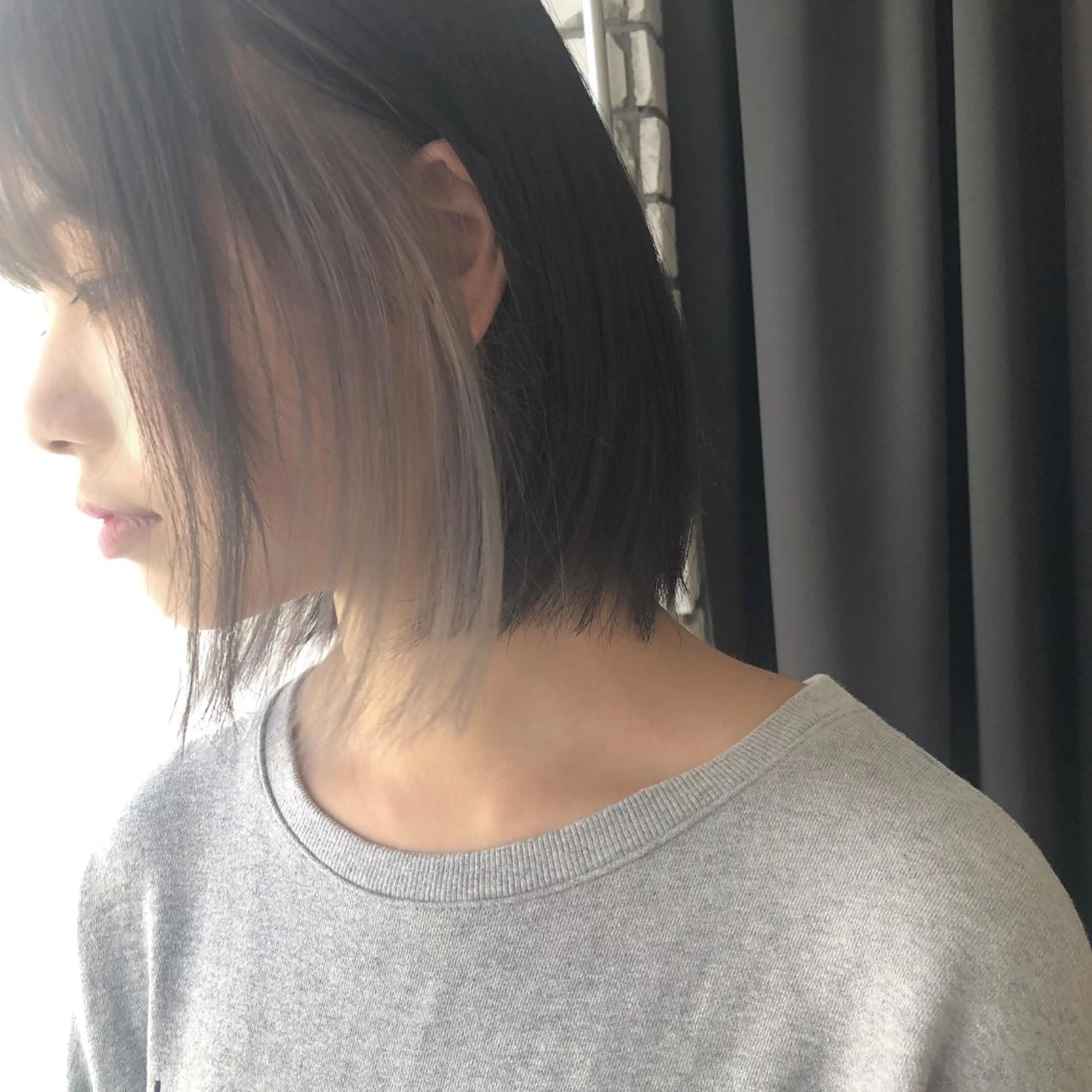 ミディアム カラー ブリーチ インナーカラー ORIKA 美容室のヘアスタイル