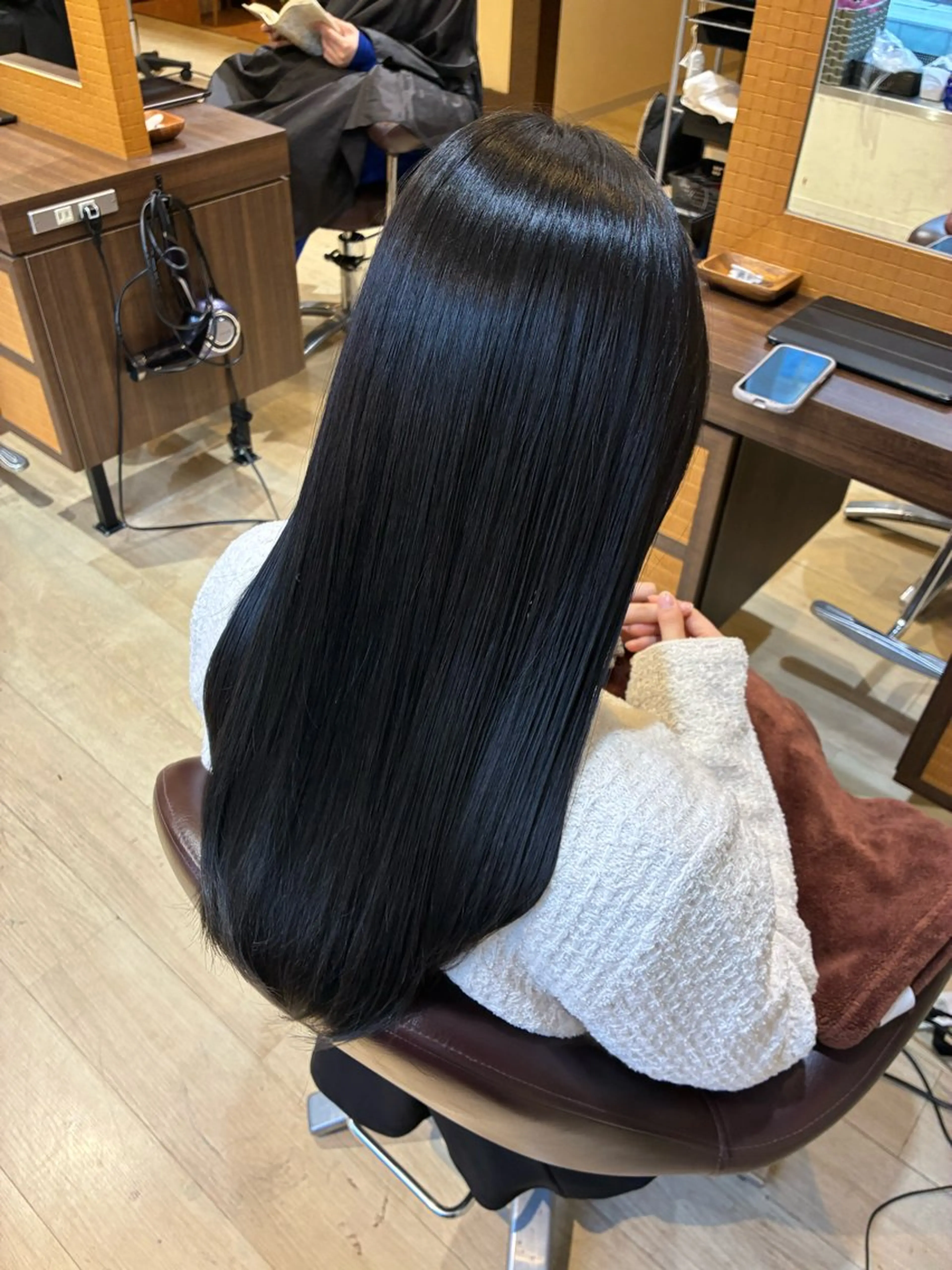 ロング ヘアカラー トリートメント Orque kazuneのヘアスタイル